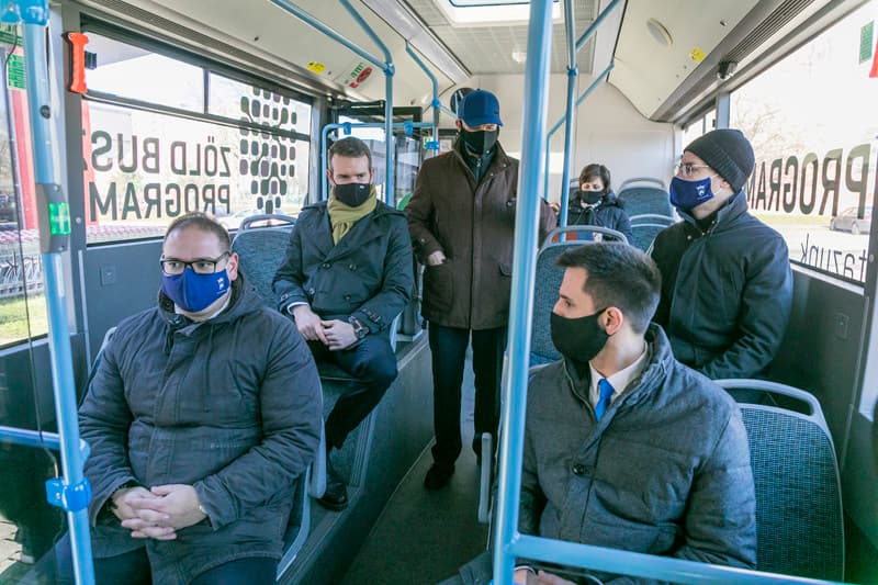 Ikarus, Zöld busz