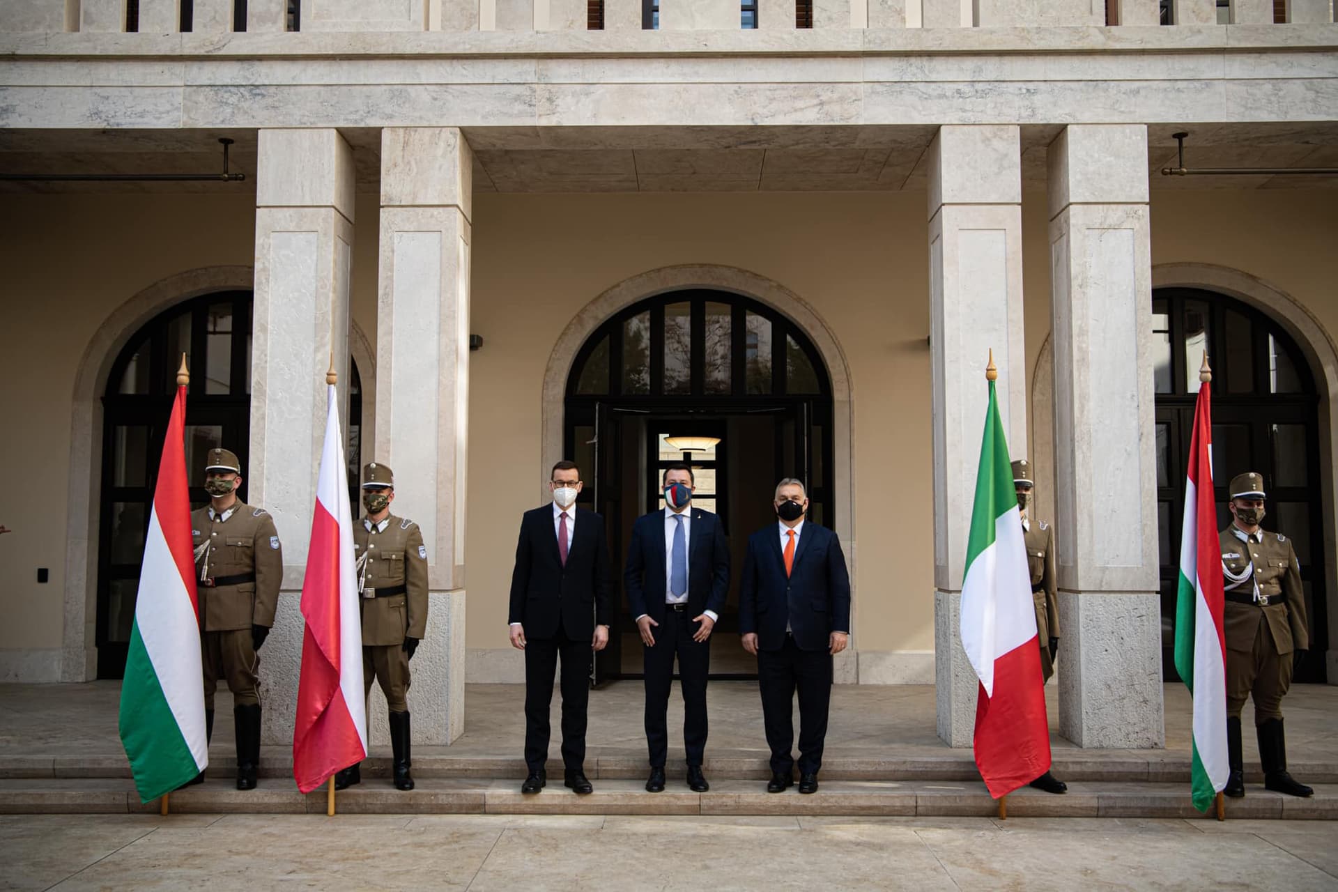 Morawieckit és Salvinit fogadta Orbán Viktor
