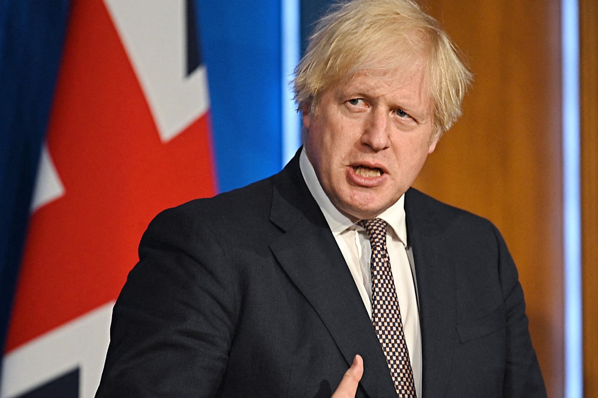 Johnson: Lezárások nélkül átvészelhető az omikron-hullám