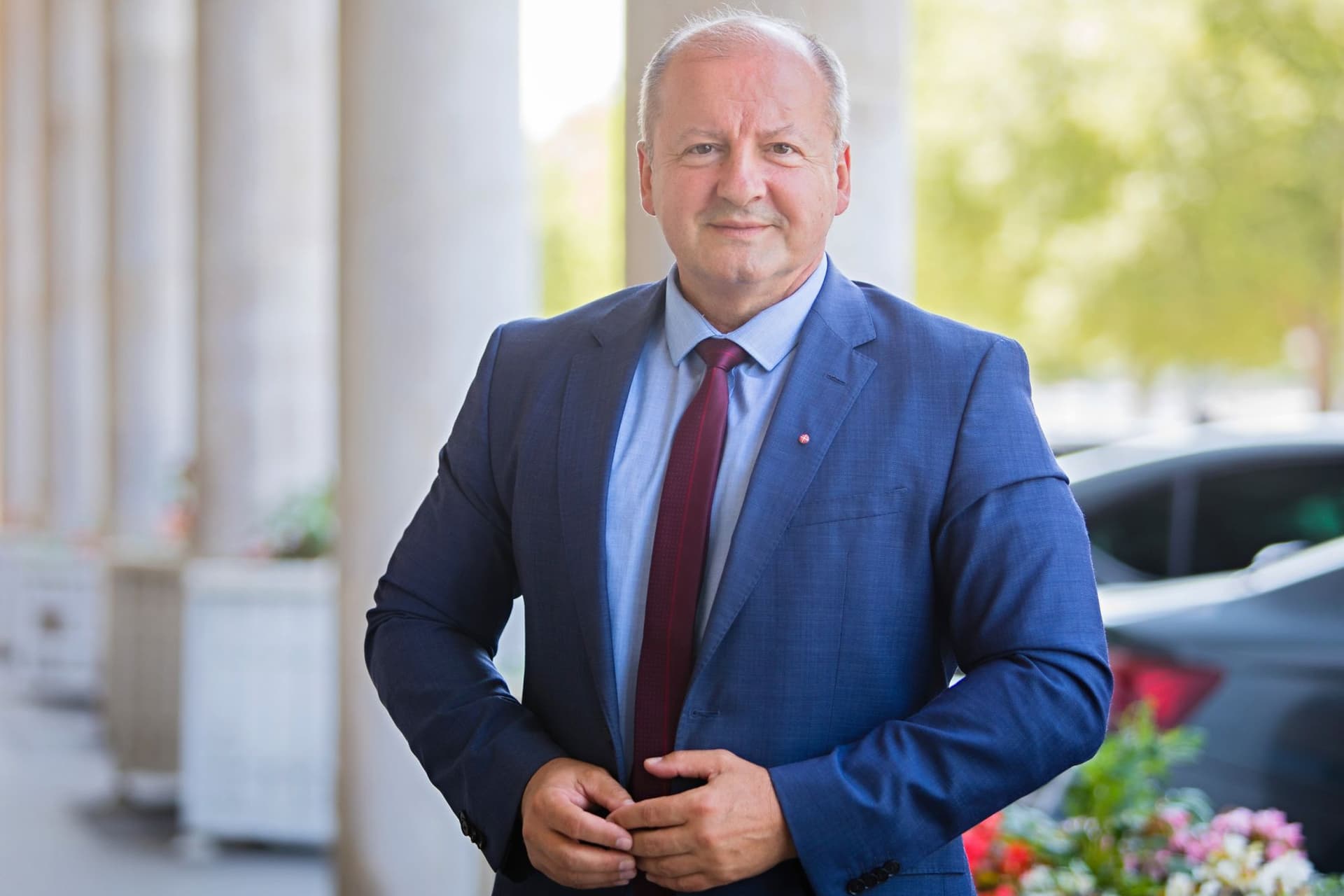 A baloldal kiárusítja Újbudát
