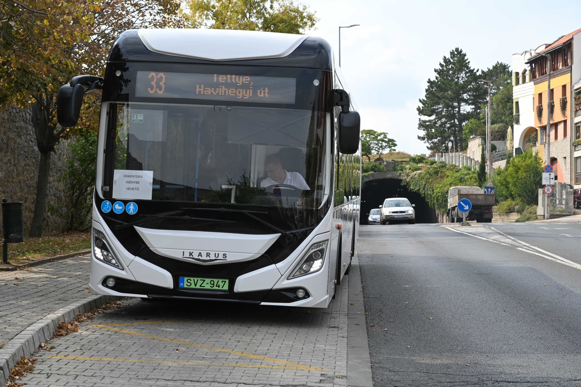 Ikarus, busz autóbusz