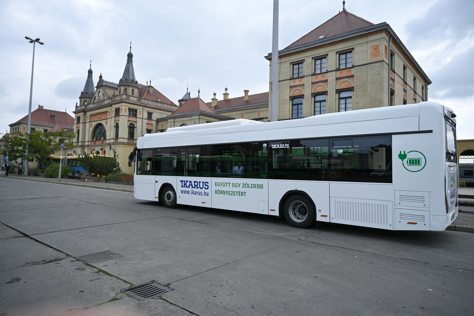Ikarus