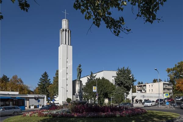 Átadták a felújított budapesti pasaréti ferences templomot