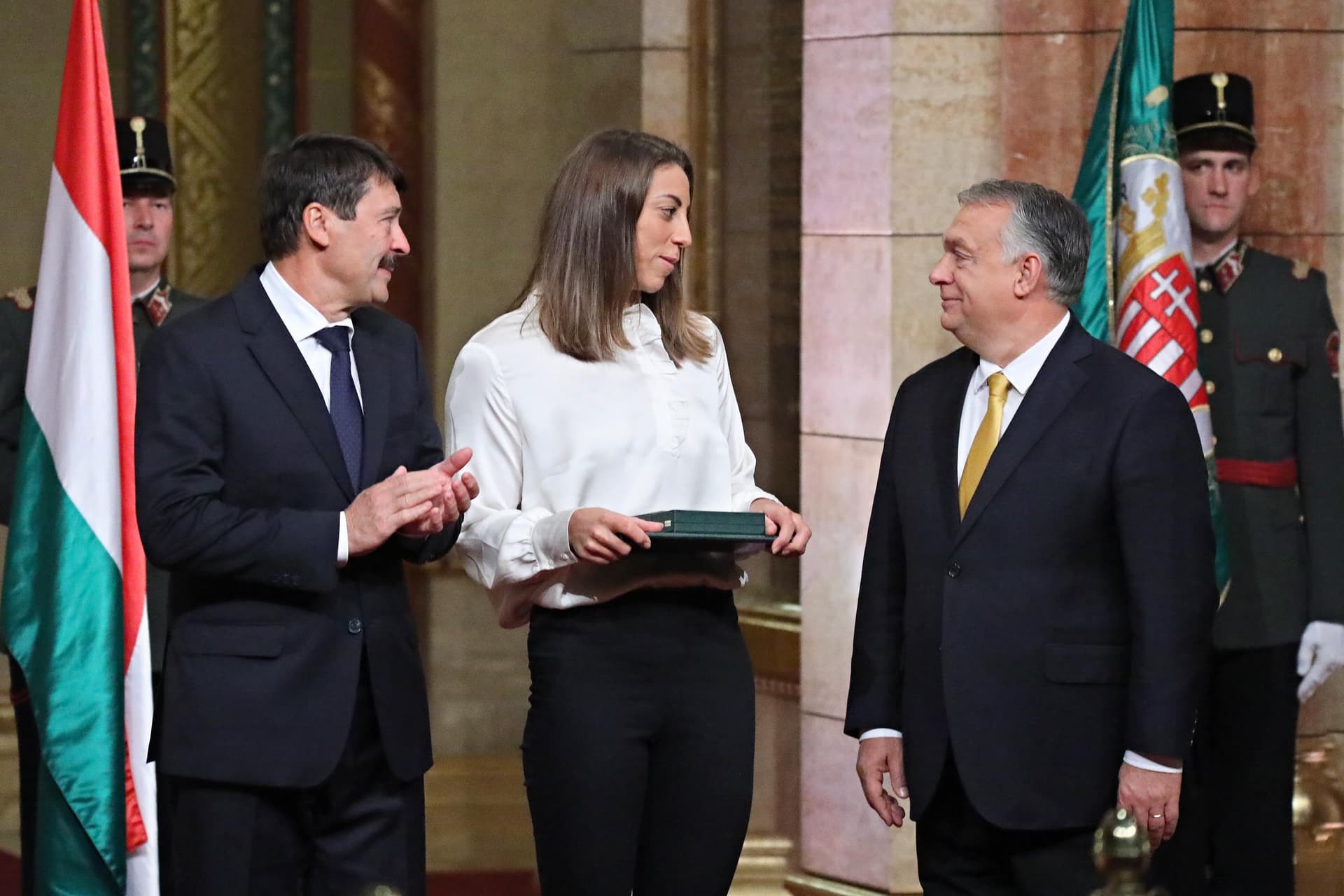 Olimpikonok kitüntetése