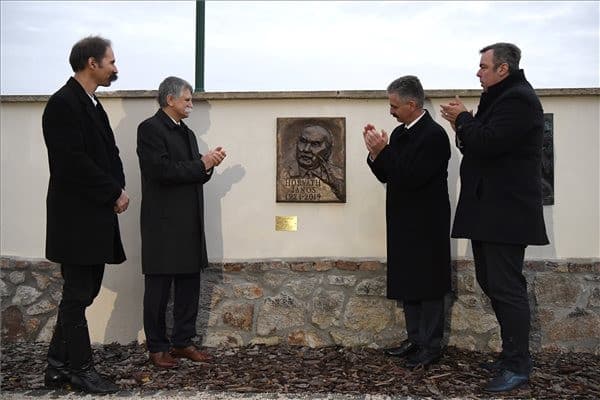 Kövér: Horváth János számunkra egy győztes magyar jellem megtestesülése volt