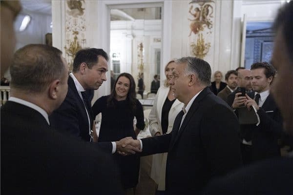 Orbán Viktor, Tom Van Grieken