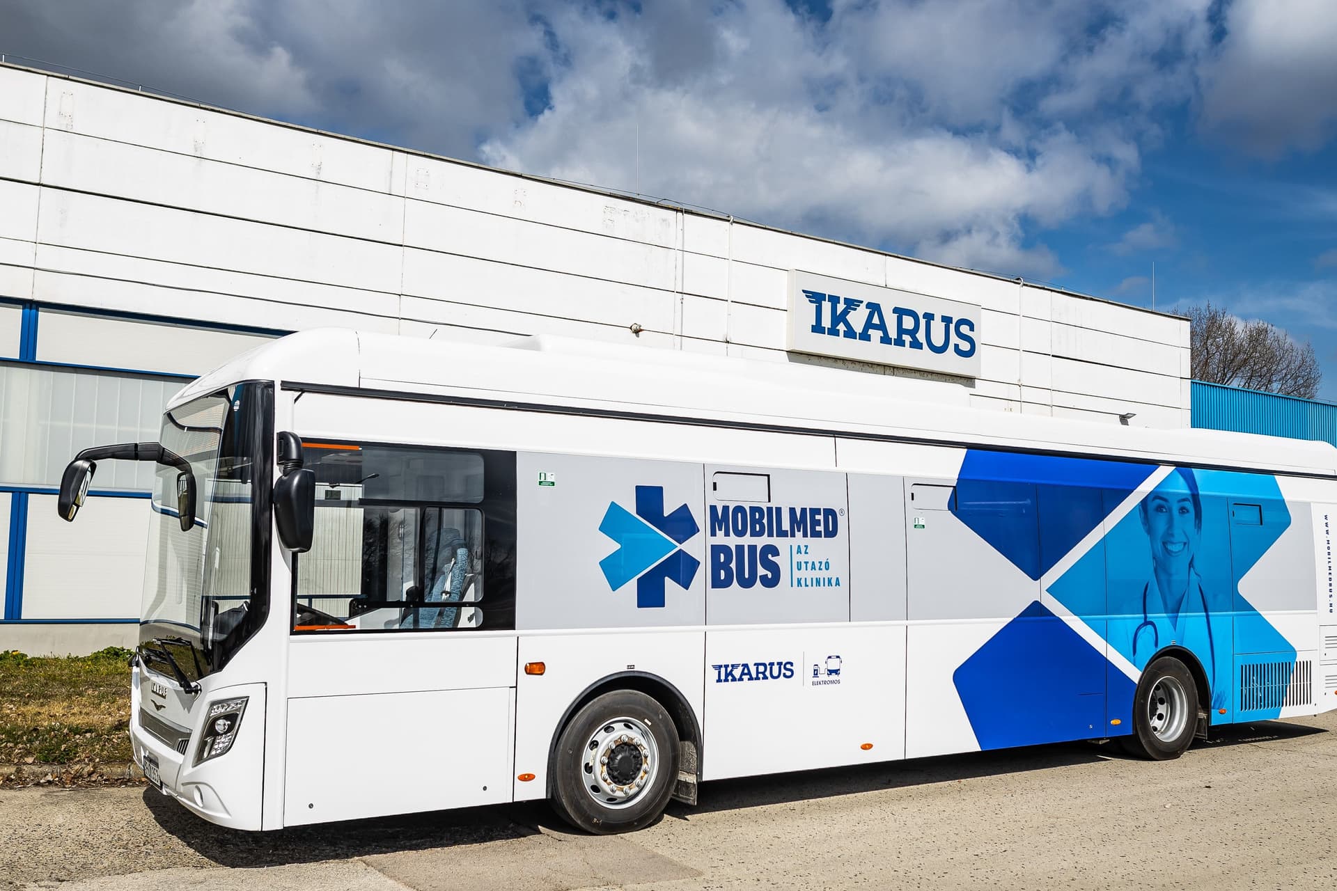 Mobilmed, Ikarus, busz, egészségügyi ellátó busz