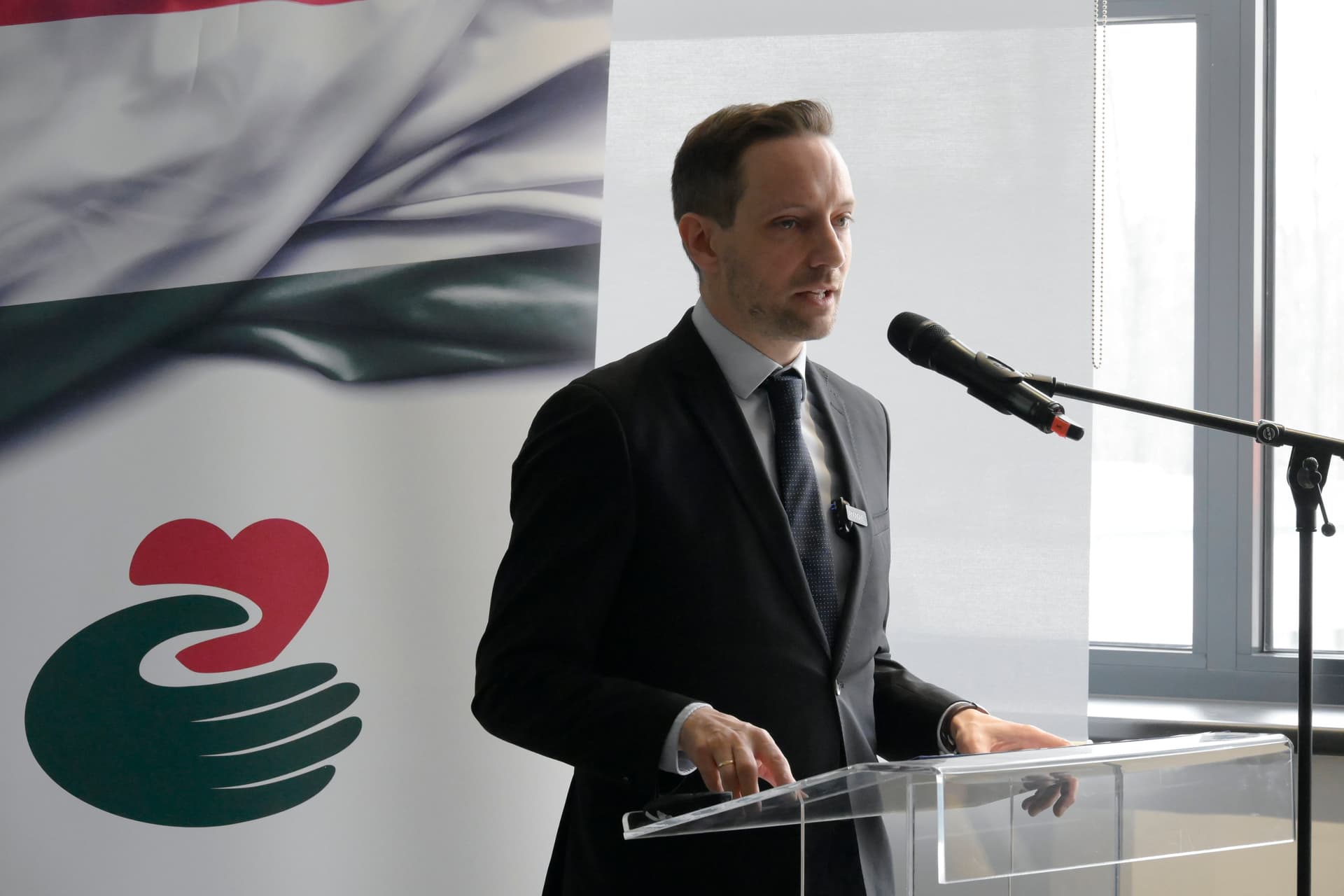 Azbej Tristan: A kormány a Hungary Helps programon keresztül támogatja a kutató-mentő egységeket