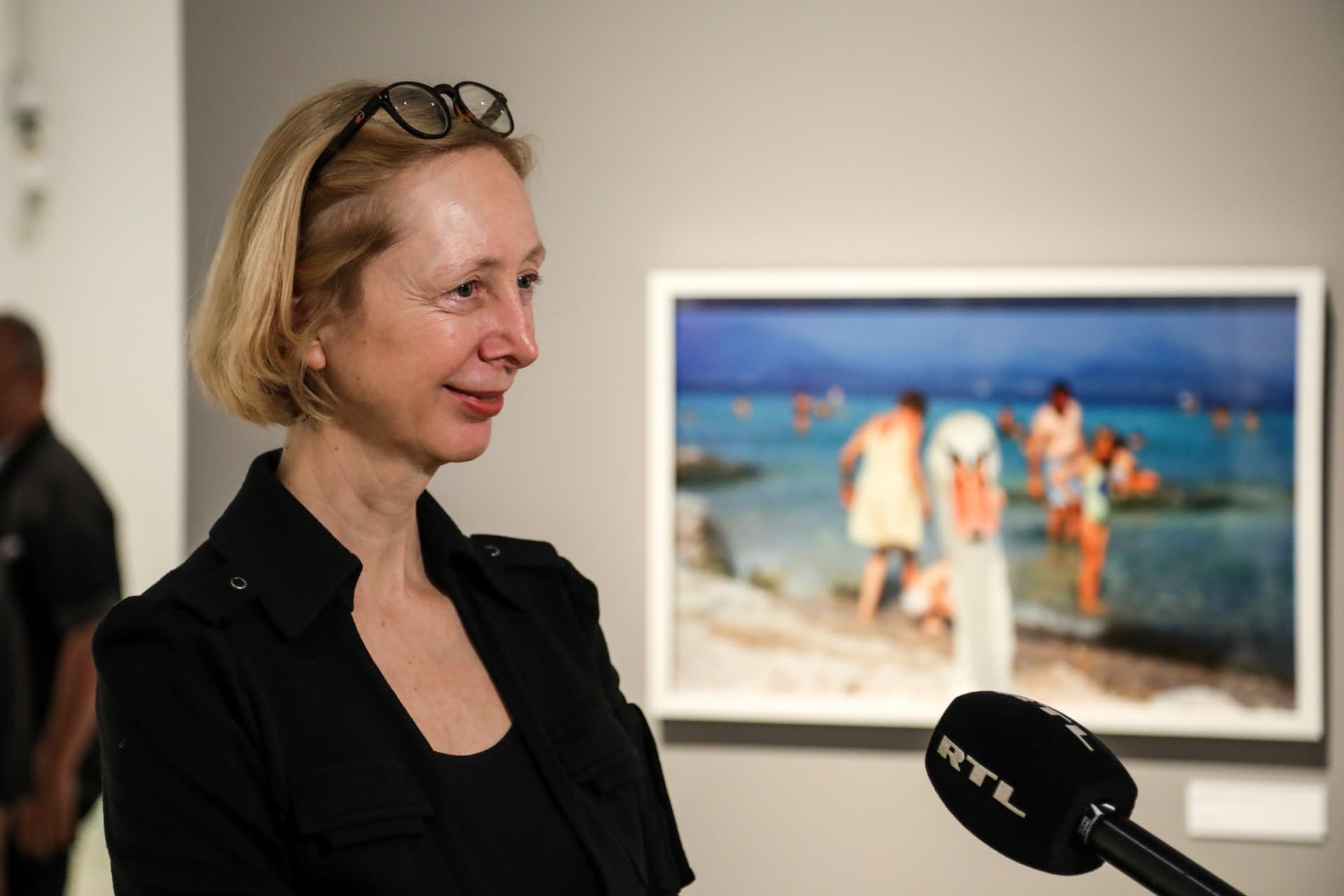 Martin Parr tárlata nyitja a Budapest FotóFesztivált a Műcsarnokban