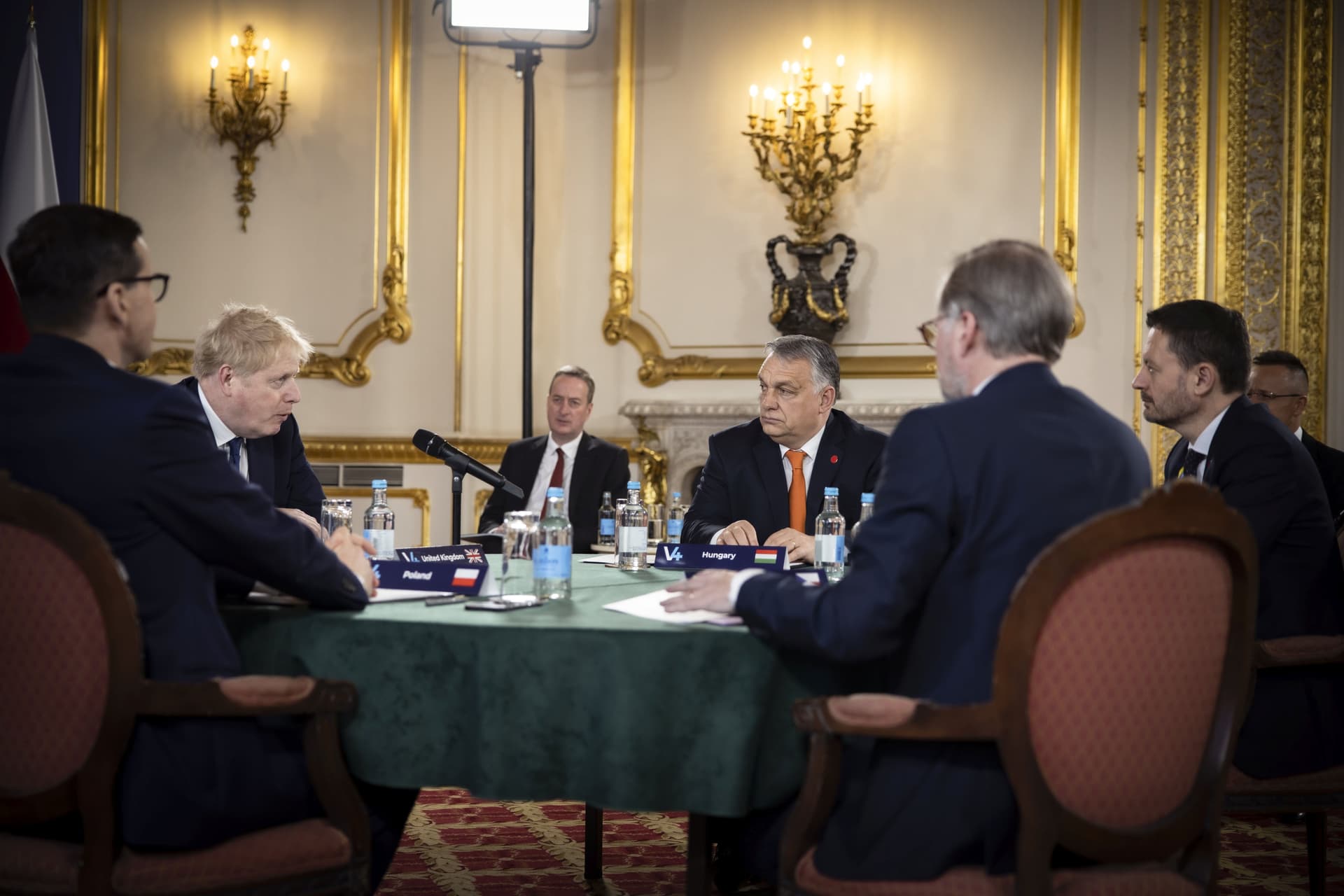 Orbán Viktor, Boris Johnson, V4