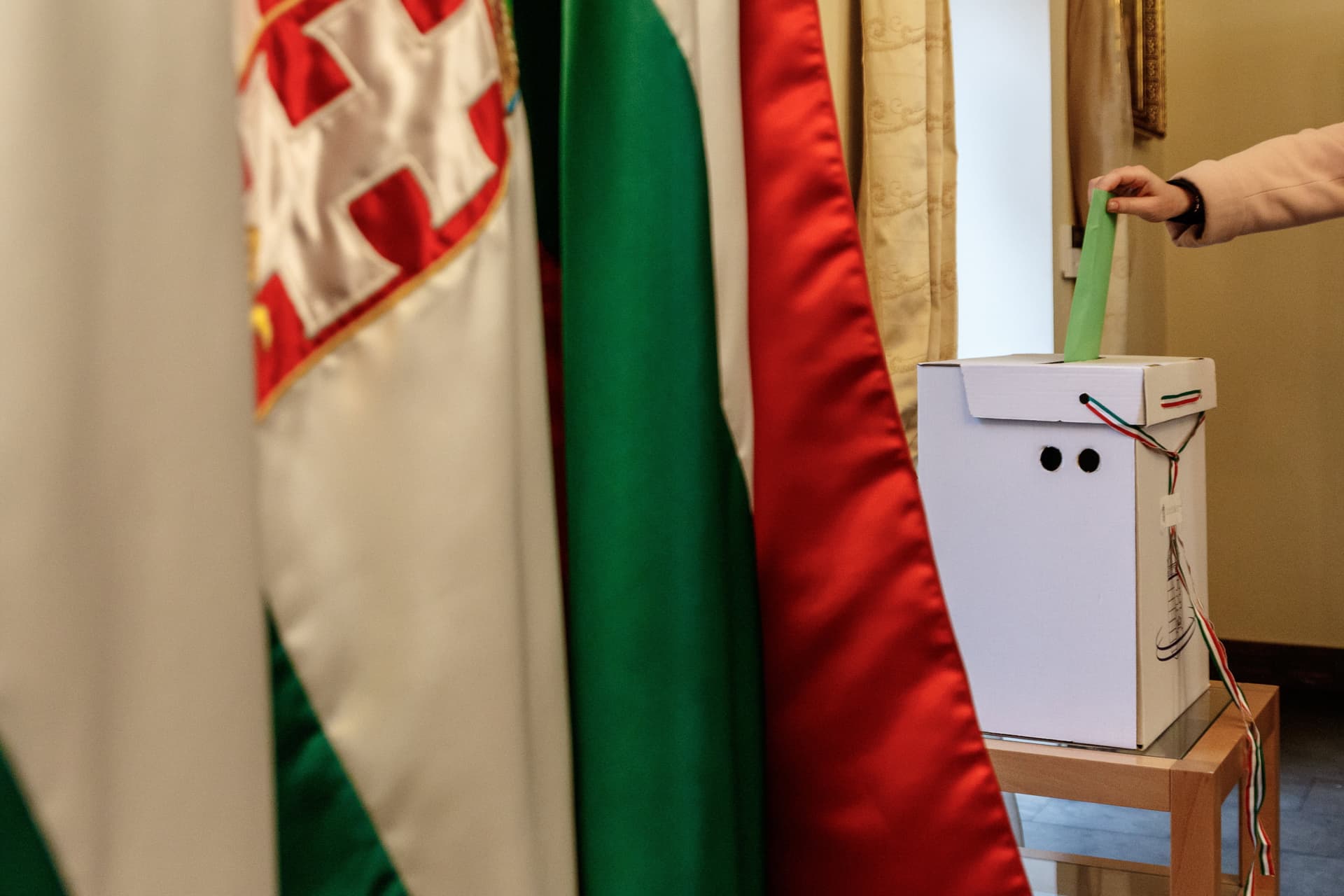 Spanyol választási megfigyelők: példásan szavaztak a magyarok