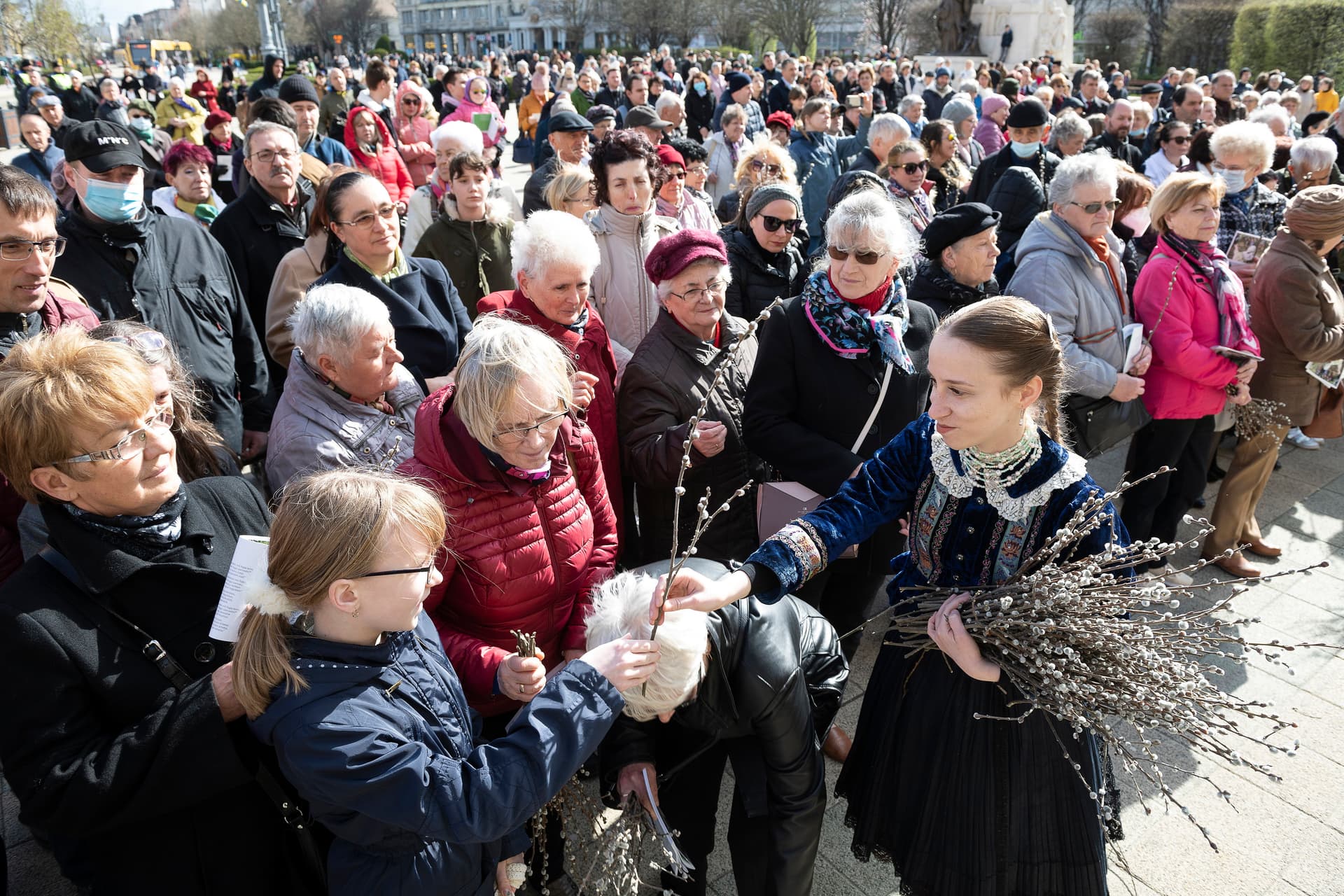 Virágvasárnapi keresztút Debrecenben