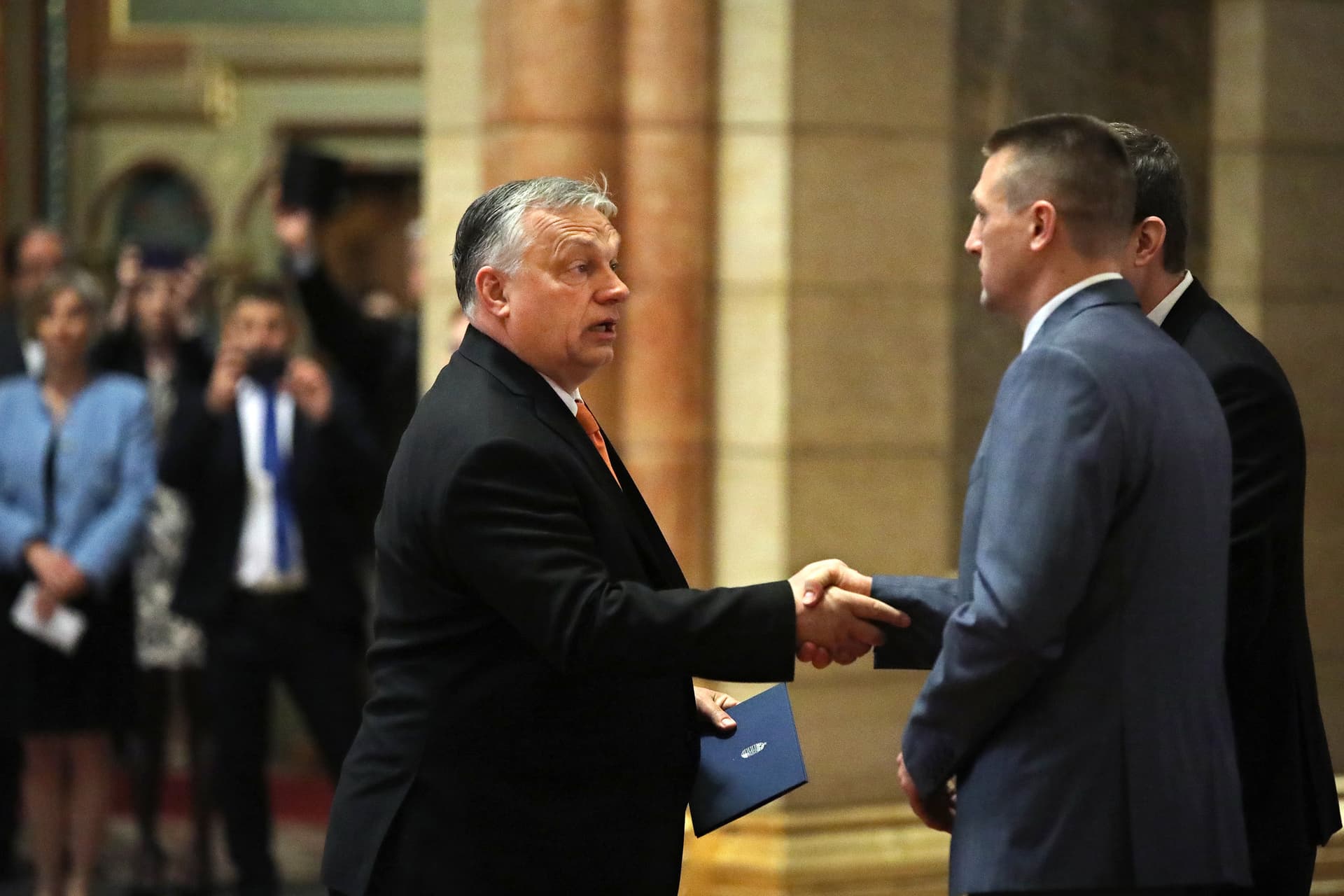 Listás mandátumot szerzett országgyűlési képviselők megbízólevelének átadása