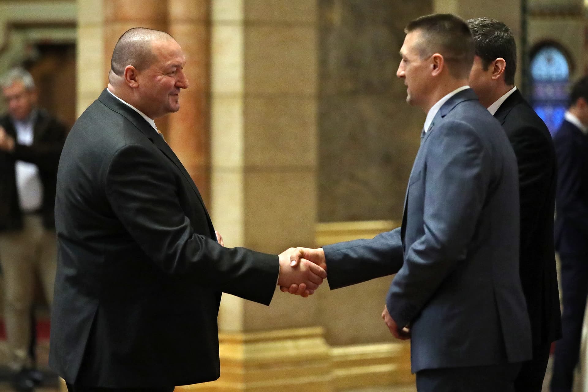 Listás mandátumot szerzett országgyűlési képviselők megbízólevelének átadása
