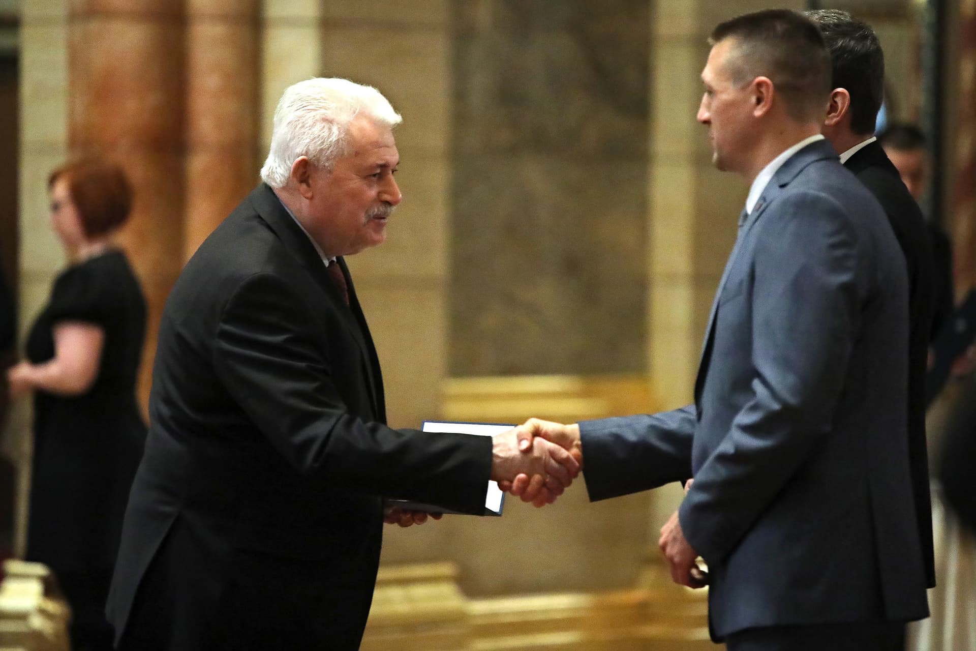 Listás mandátumot szerzett országgyűlési képviselők megbízólevelének átadása