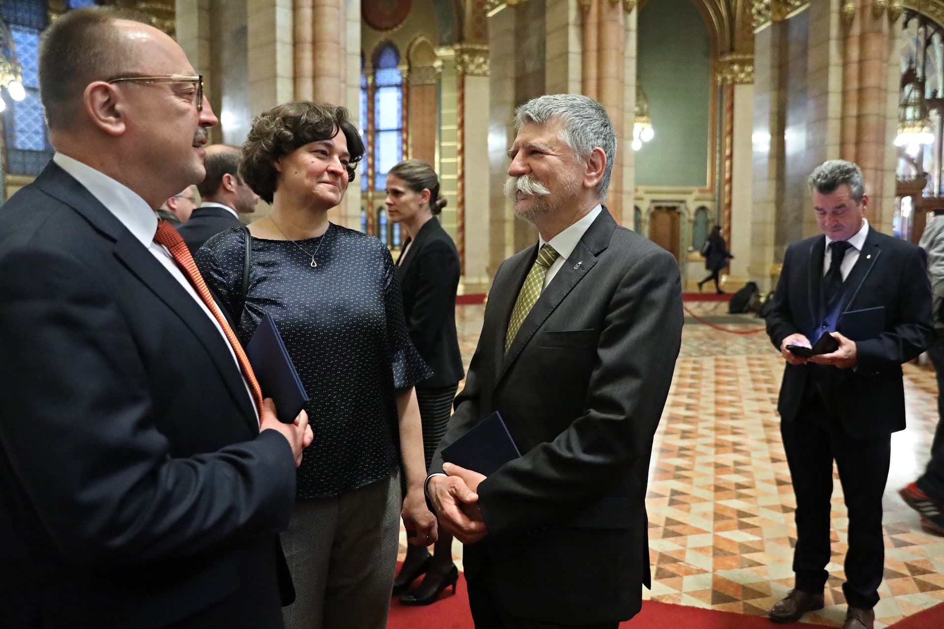Listás mandátumot szerzett országgyűlési képviselők megbízólevelének átadása