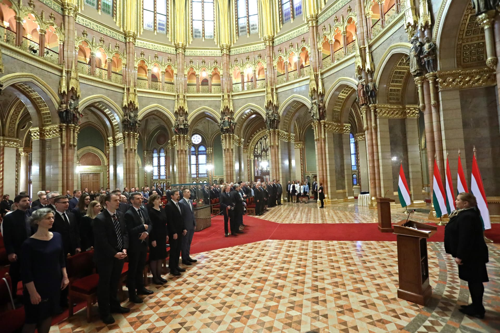 Listás mandátumot szerzett országgyűlési képviselők megbízólevelének átadása