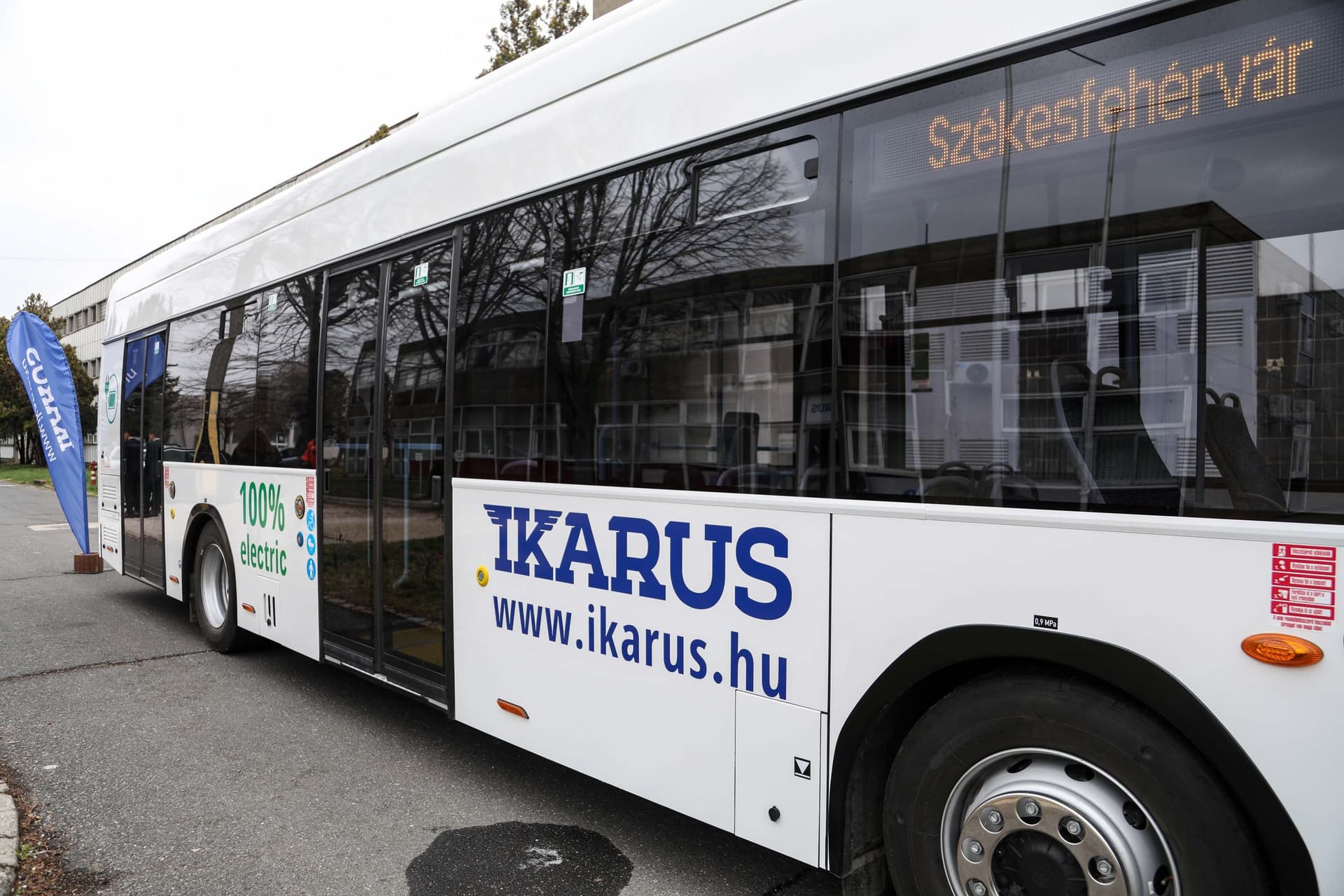 Ikarus 120e