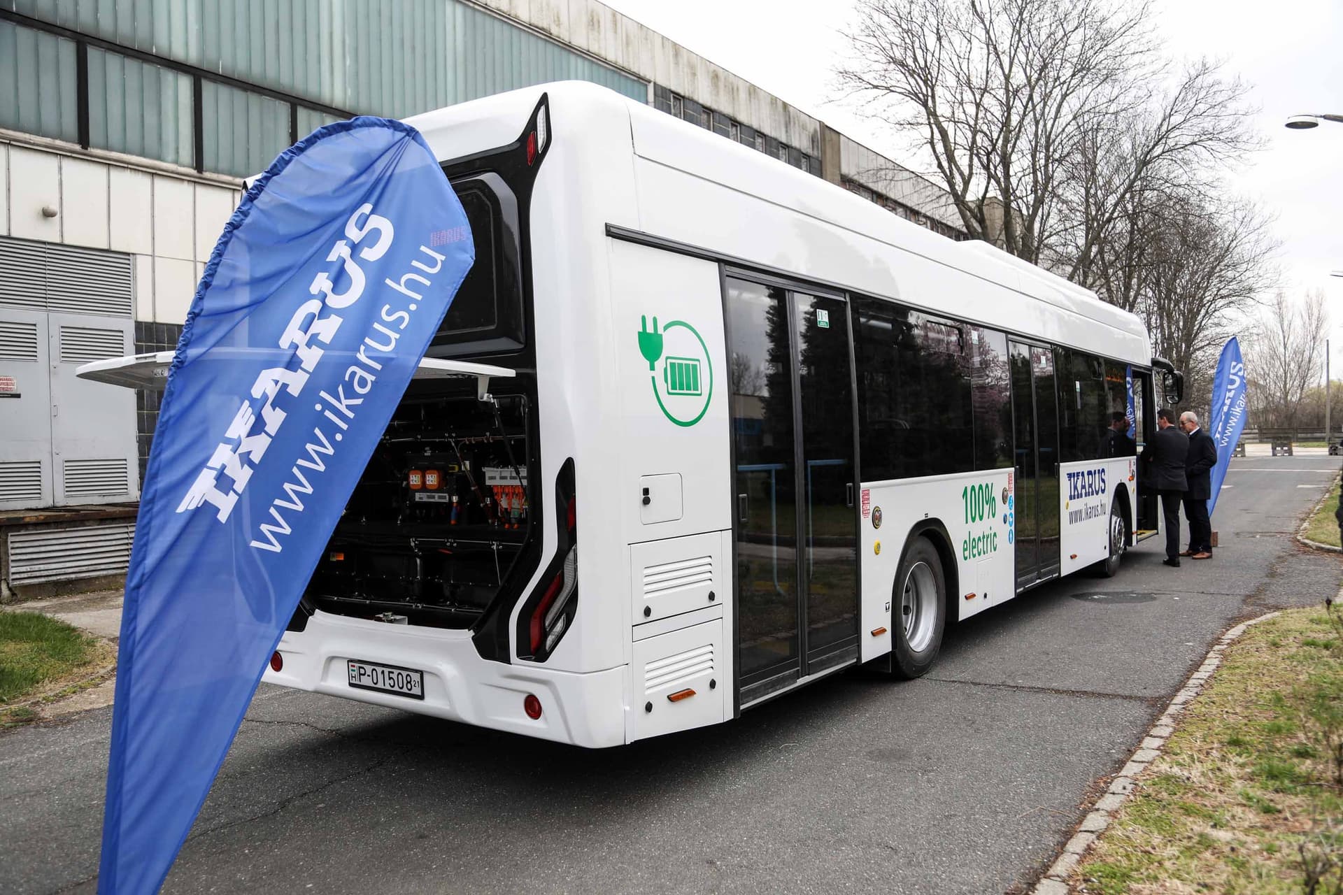 Ikarus 120e