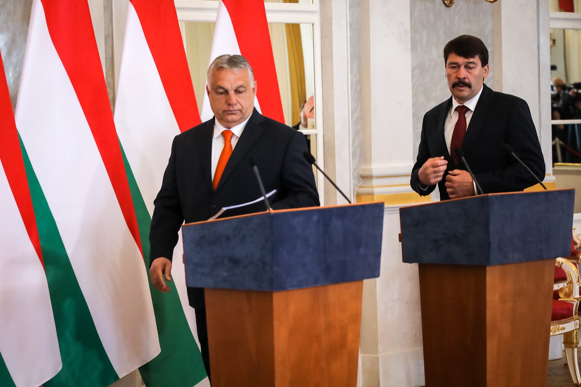 Orbán Viktort, a választásokon győztes Fidesz elnökét kérte fel kormányalakításra Áder János köztársasági elnök