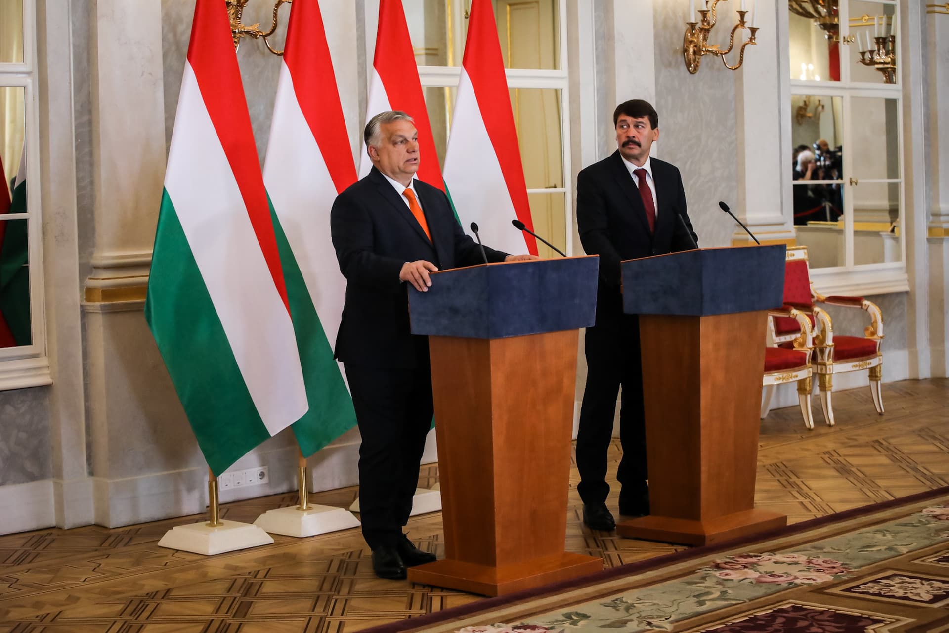 Orbán Viktort, a választásokon győztes Fidesz elnökét kérte fel kormányalakításra Áder János köztársasági elnök