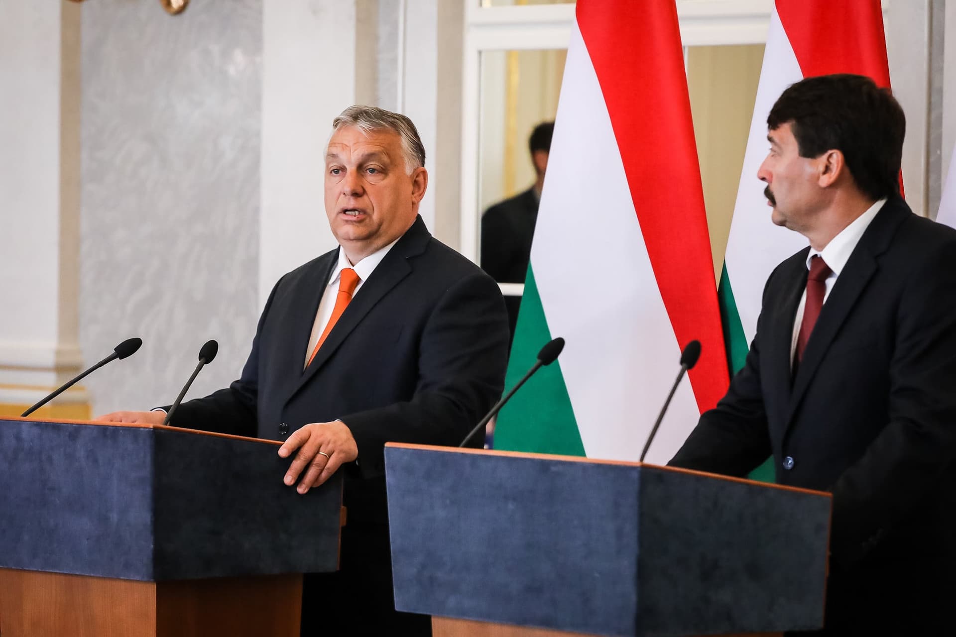 Orbán Viktort, a választásokon győztes Fidesz elnökét kérte fel kormányalakításra Áder János köztársasági elnök