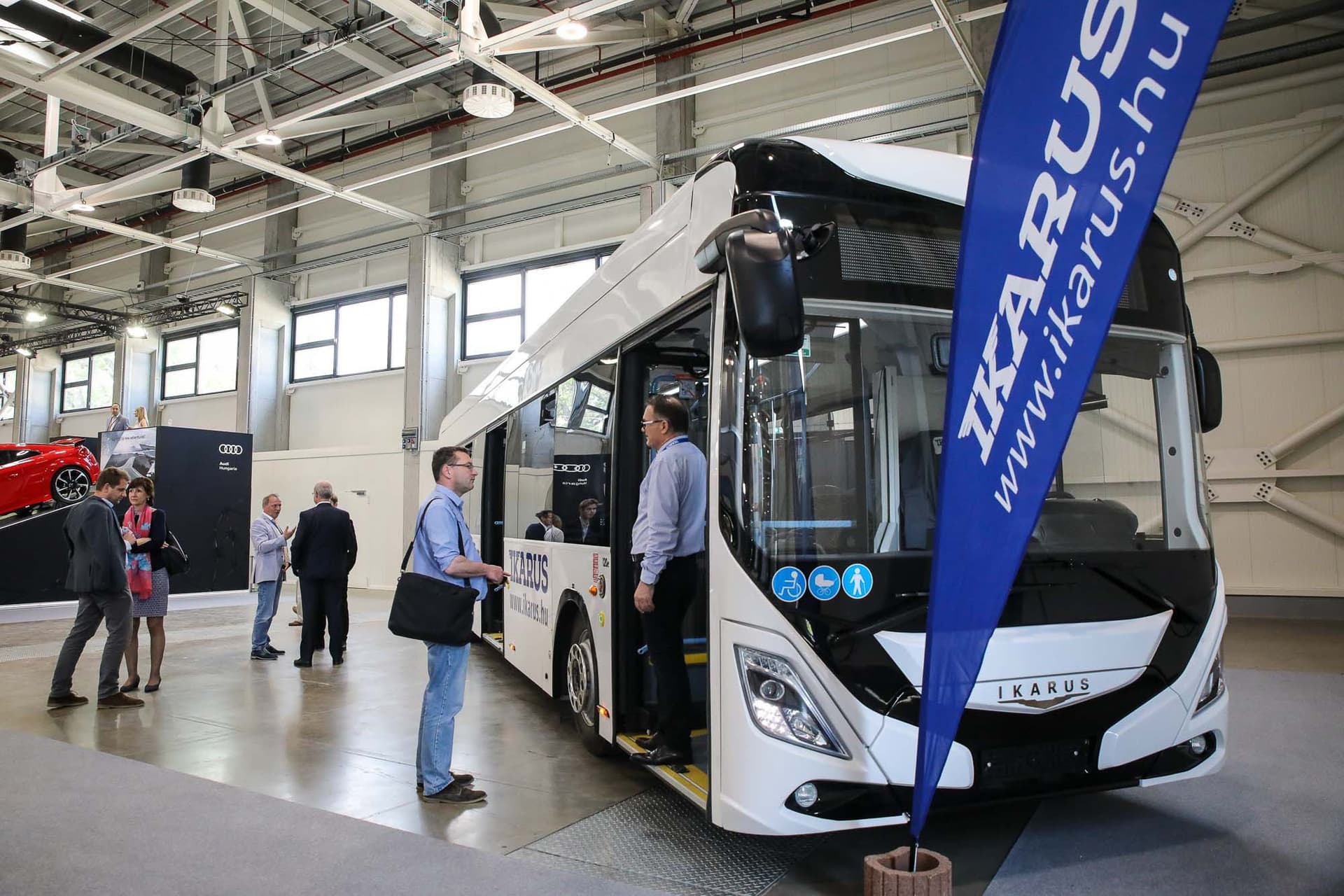 Ikarus 120e