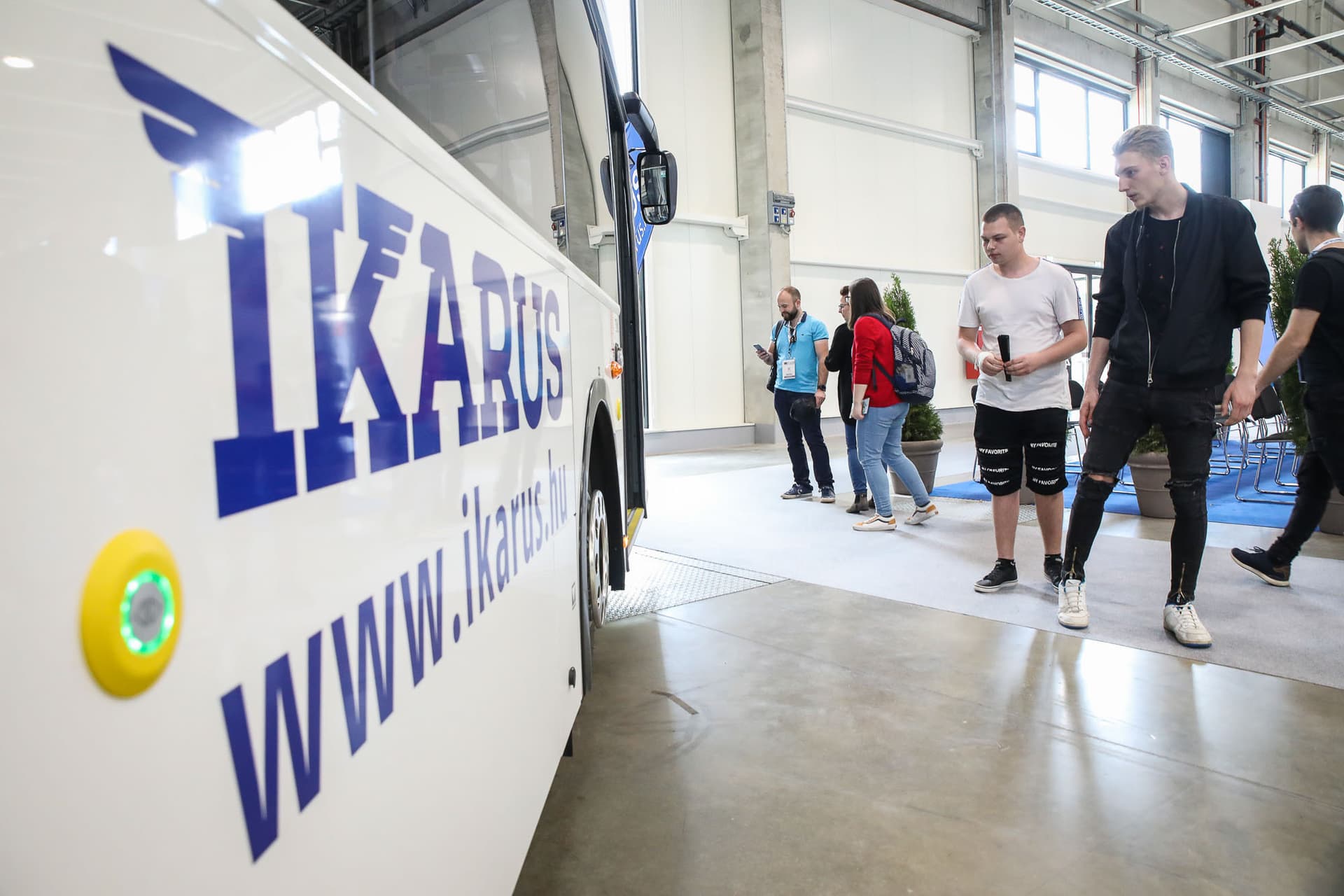 Ikarus 120e