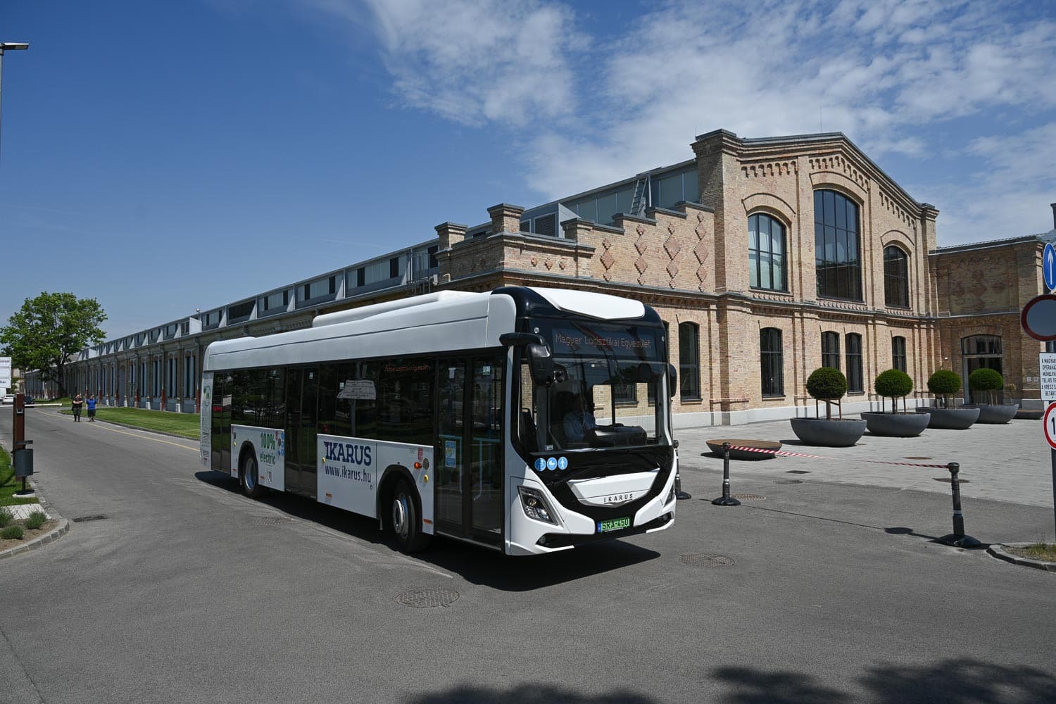 Ikarus