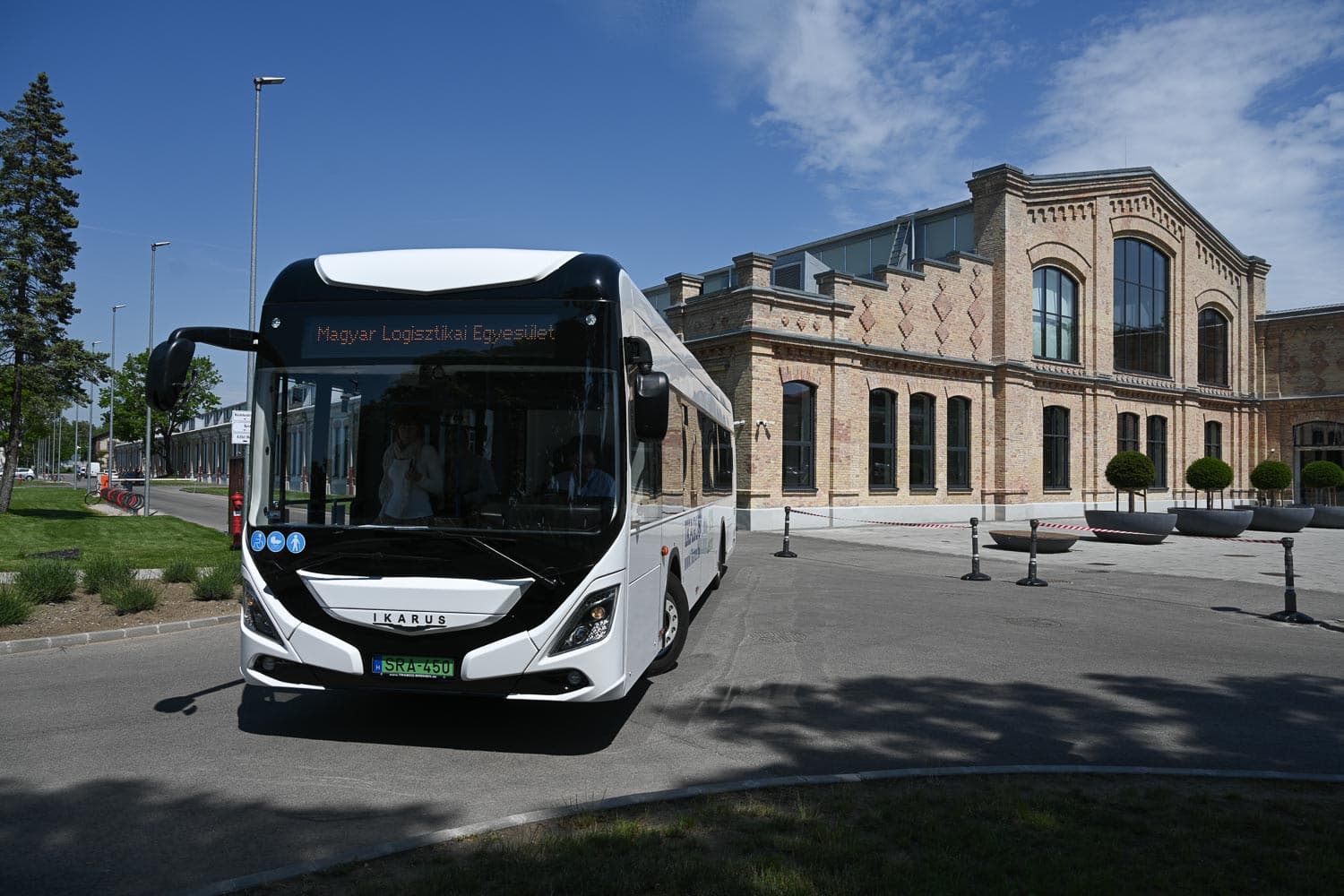 Ikarus