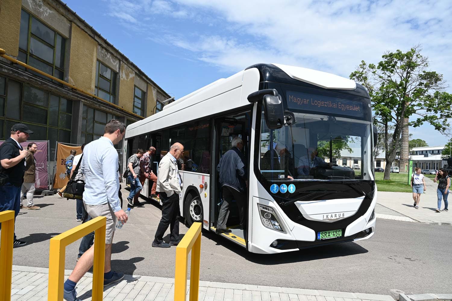 Ikarus