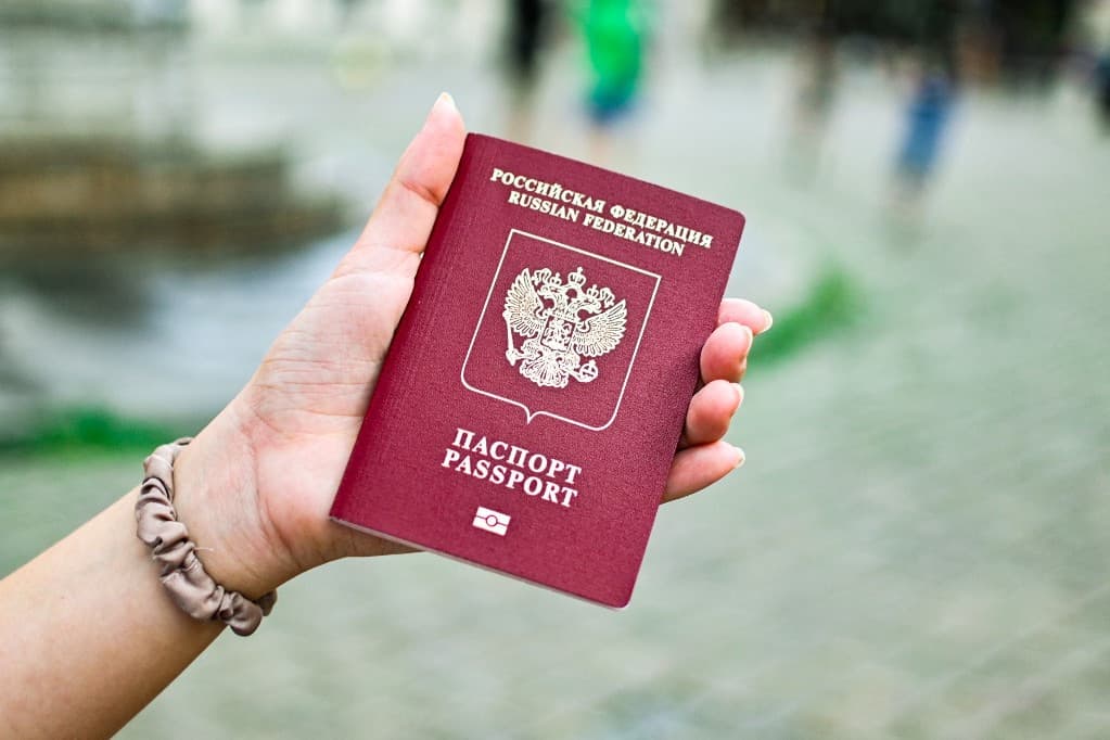 Leállítja a schengeni vízumok könnyített kiadását az oroszoknak az EU
