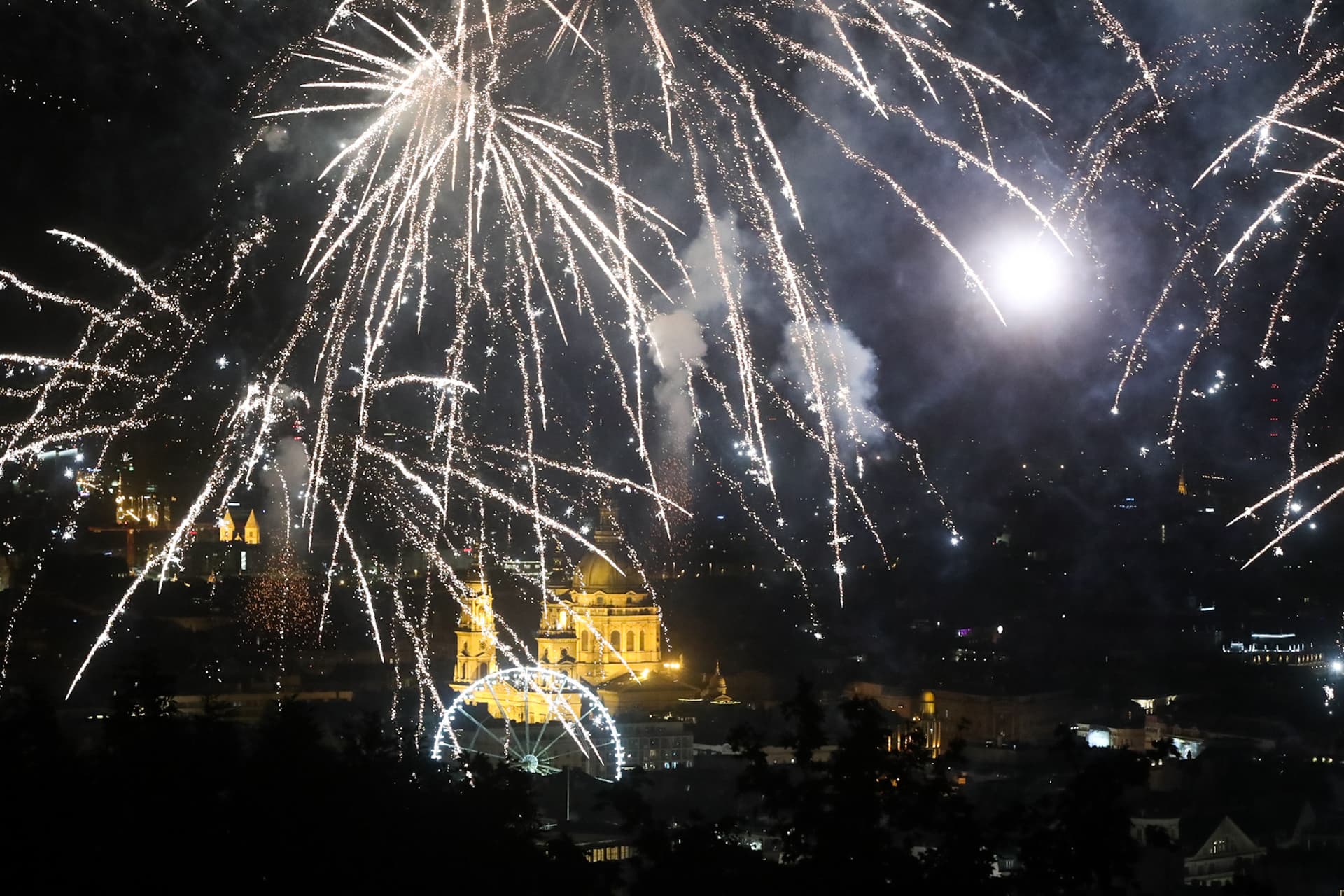 Képeken az augusztus 27-i rendhagyó tűzijáték