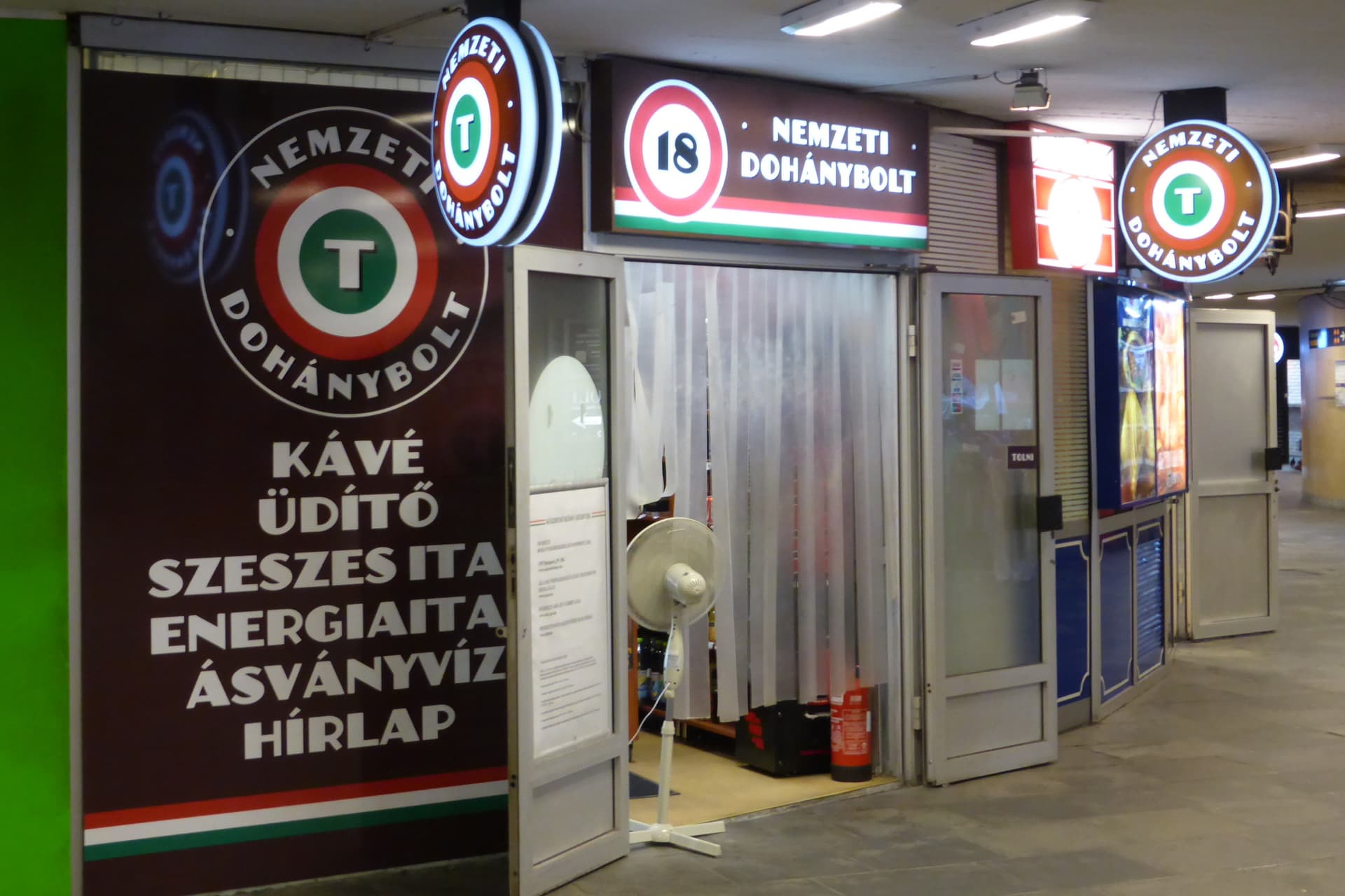 Késes rabló fosztott ki egy dohányboltot
