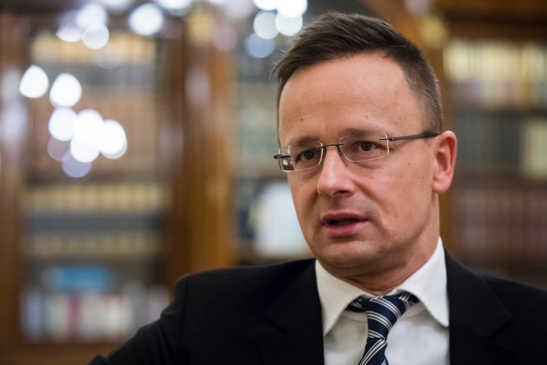 Szijjártó Péter éles hangon bírálta a liberális kettős mércét