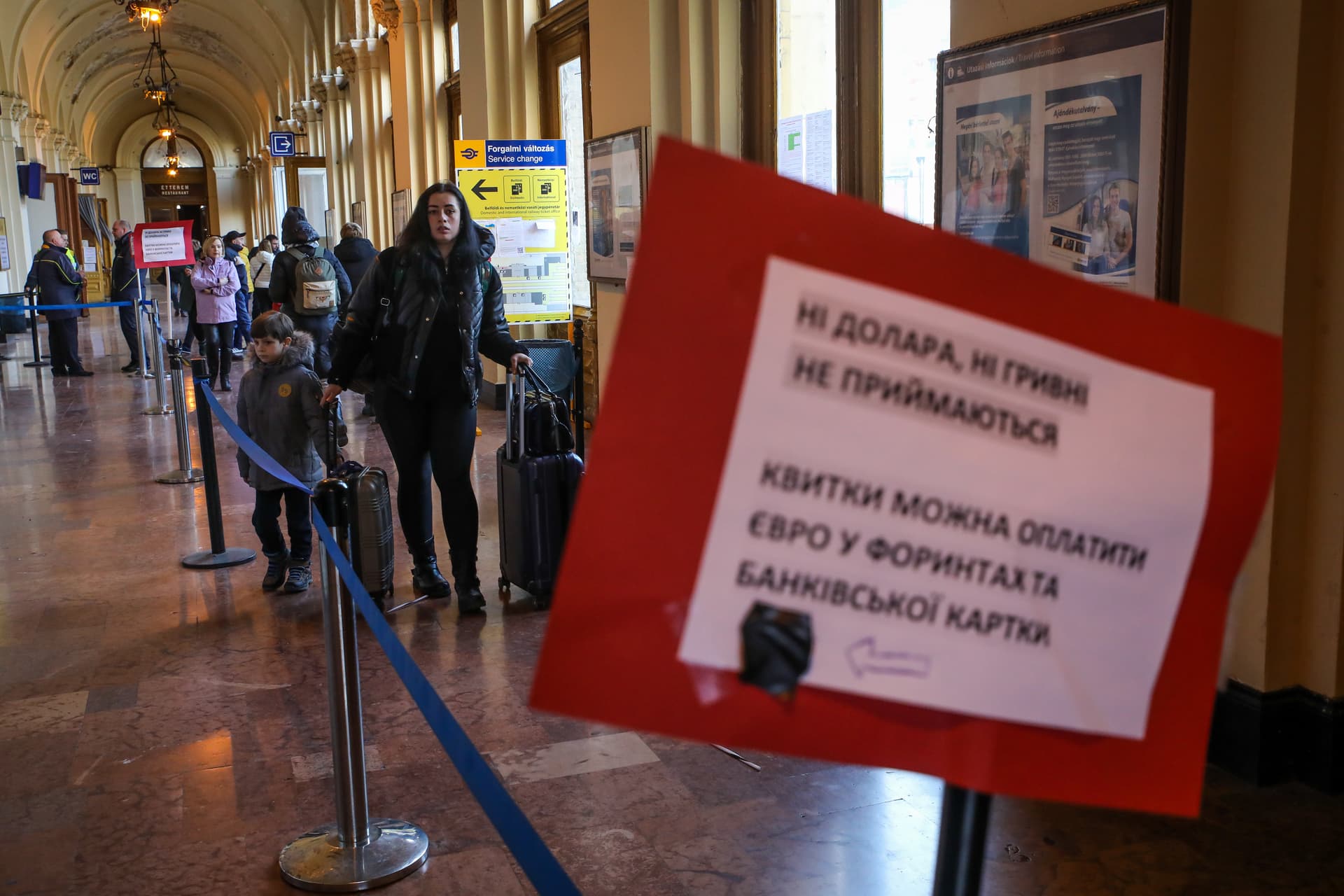 Újabb 10 ezer menekült érkezett Ukrajnából