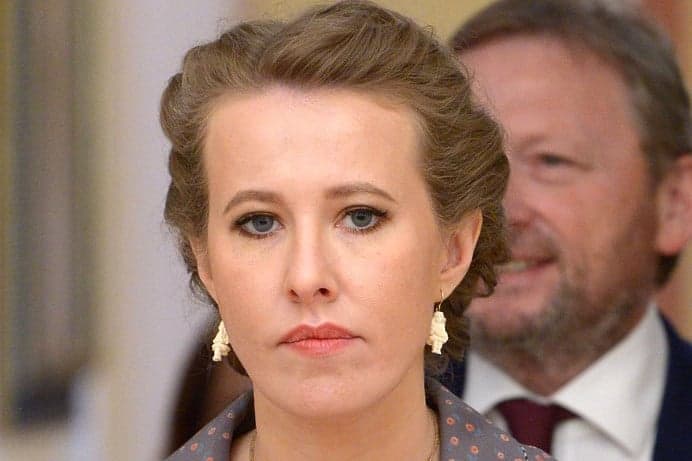 Elhagyta Oroszországot Kszenyija Szobcsak ismert orosz tévés