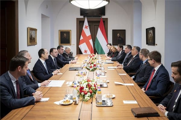 Orbán Viktor fogadta a georgiai kormányfőt