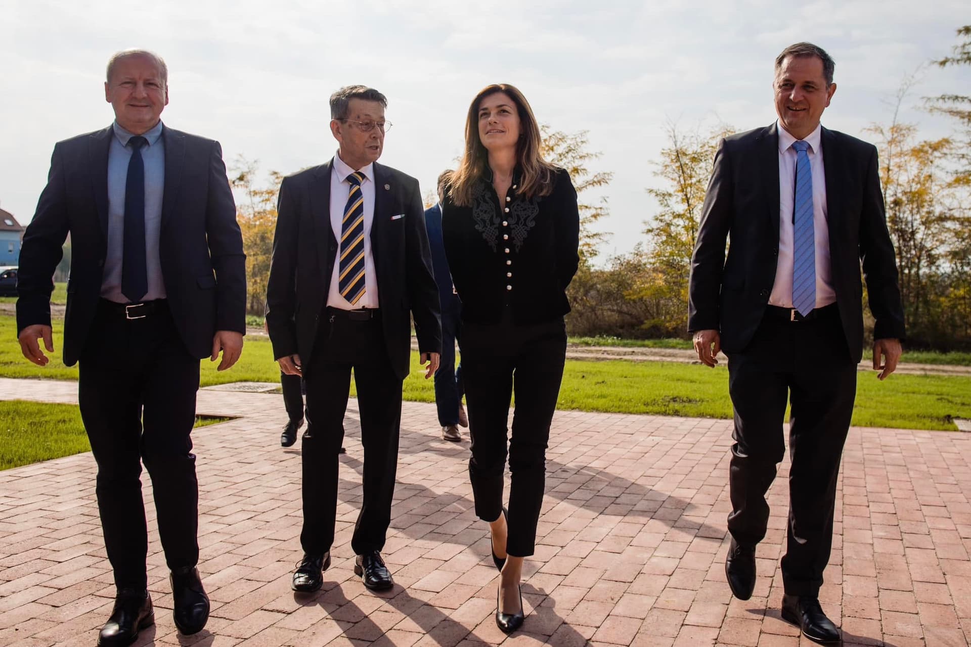 Honvédelmi sportközpontot adtak át Szarvason