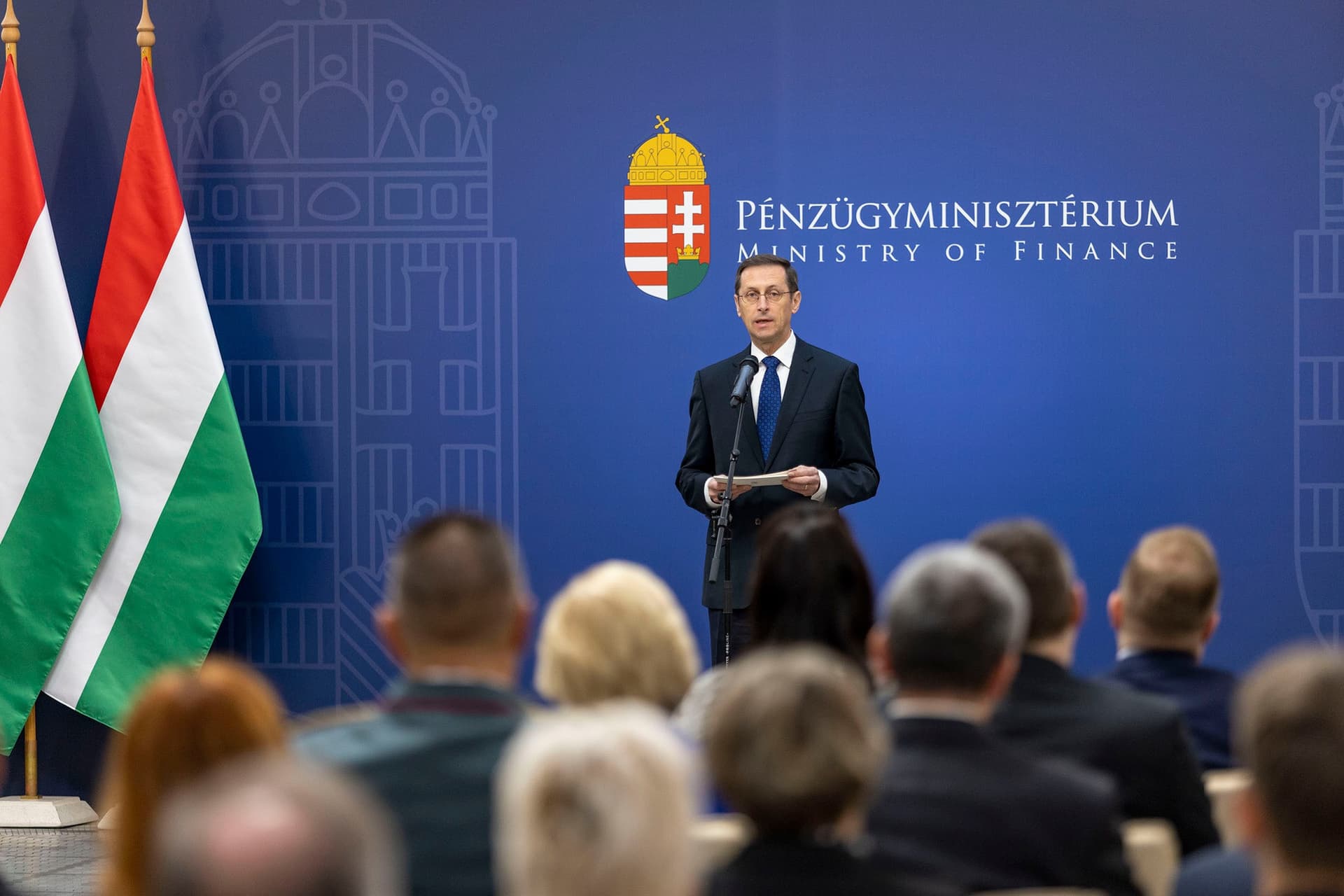 Varga Mihály: Eredményes a takarékos gazdálkodás