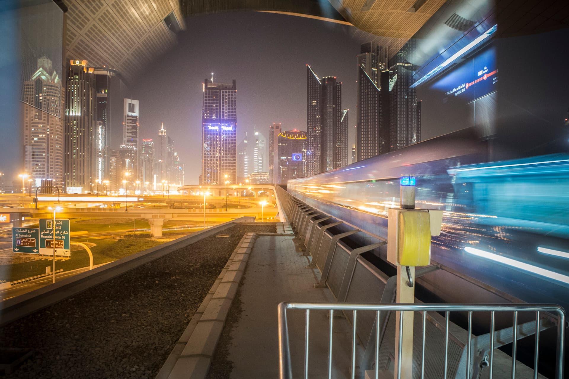 Az egész töredékei címmel mutatják be Kaiser Ákos fotóművész képeit november negyedikén nyíló tárlat keretein belül Dubaiban, a Kanvas Dubai galéria rendezésében