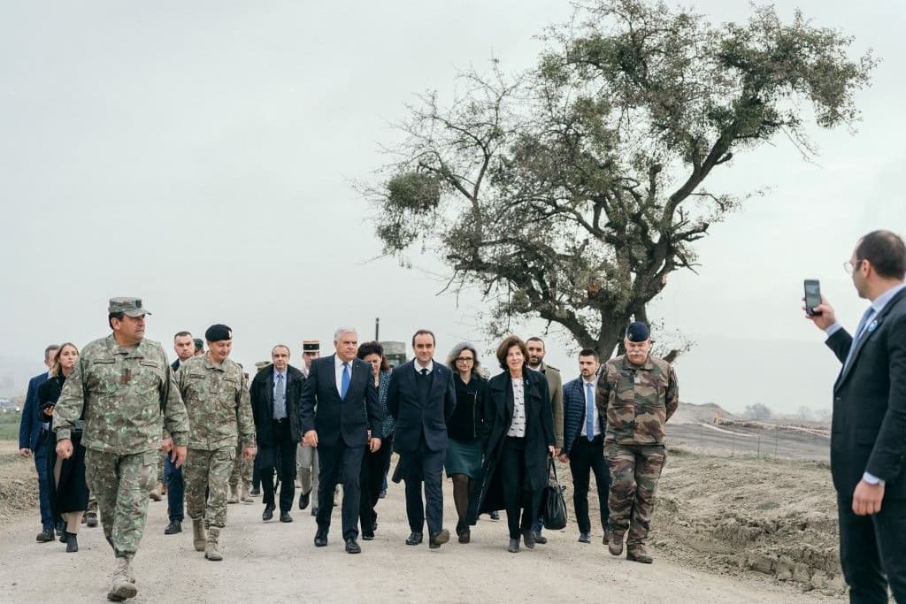 Vadászrepülőkkel erősíti Párizs romániai jelenlétét