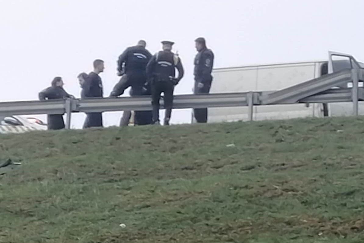 Iraki embercsempészek lőttek ma rá a Pest megyei rendőrökre