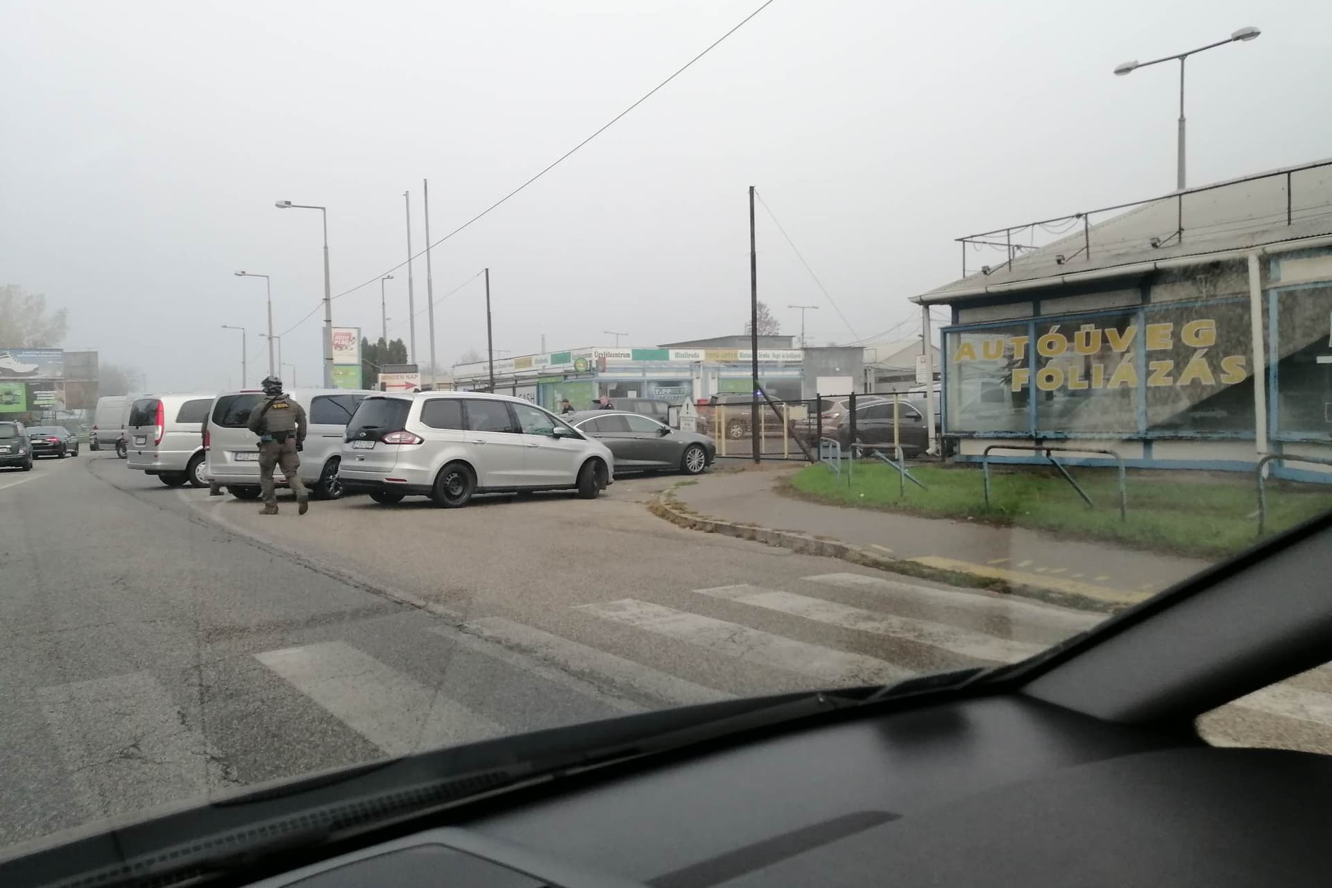 Lövöldözés az M5-ös bevezető szakaszán