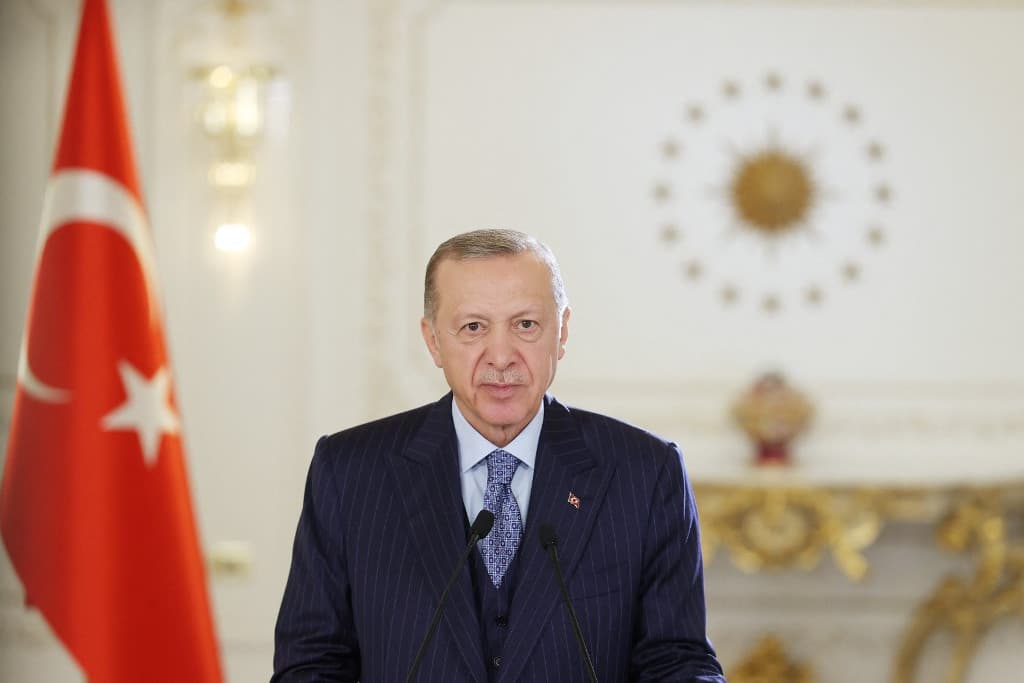 Erdogan az ukrán gabonafolyosó más árukkal való kibővítéséről beszélt Putyinnal