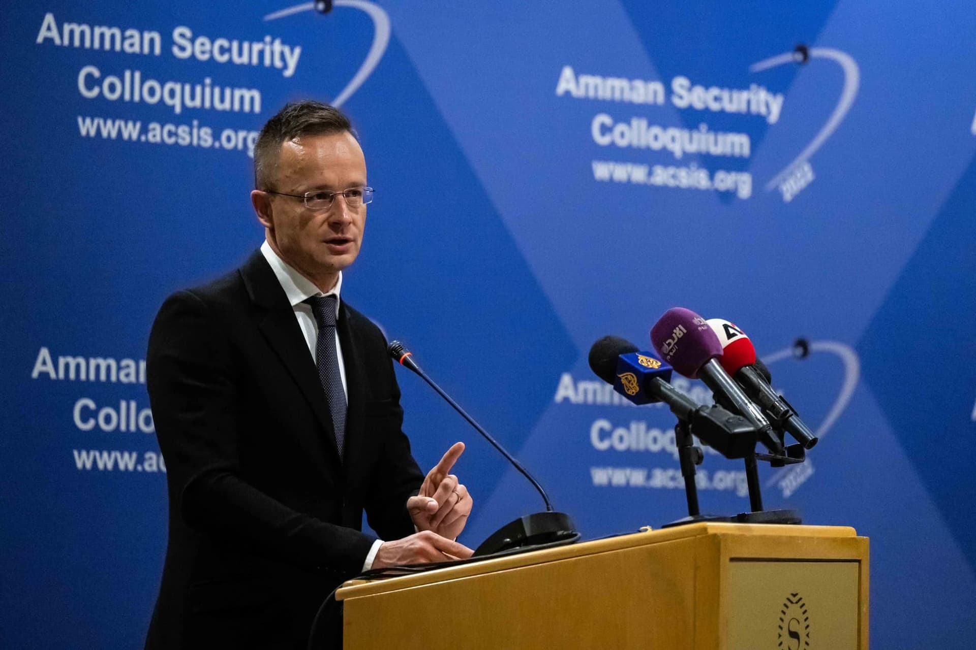 Szijjártó: Magyarország a békében érdekelt