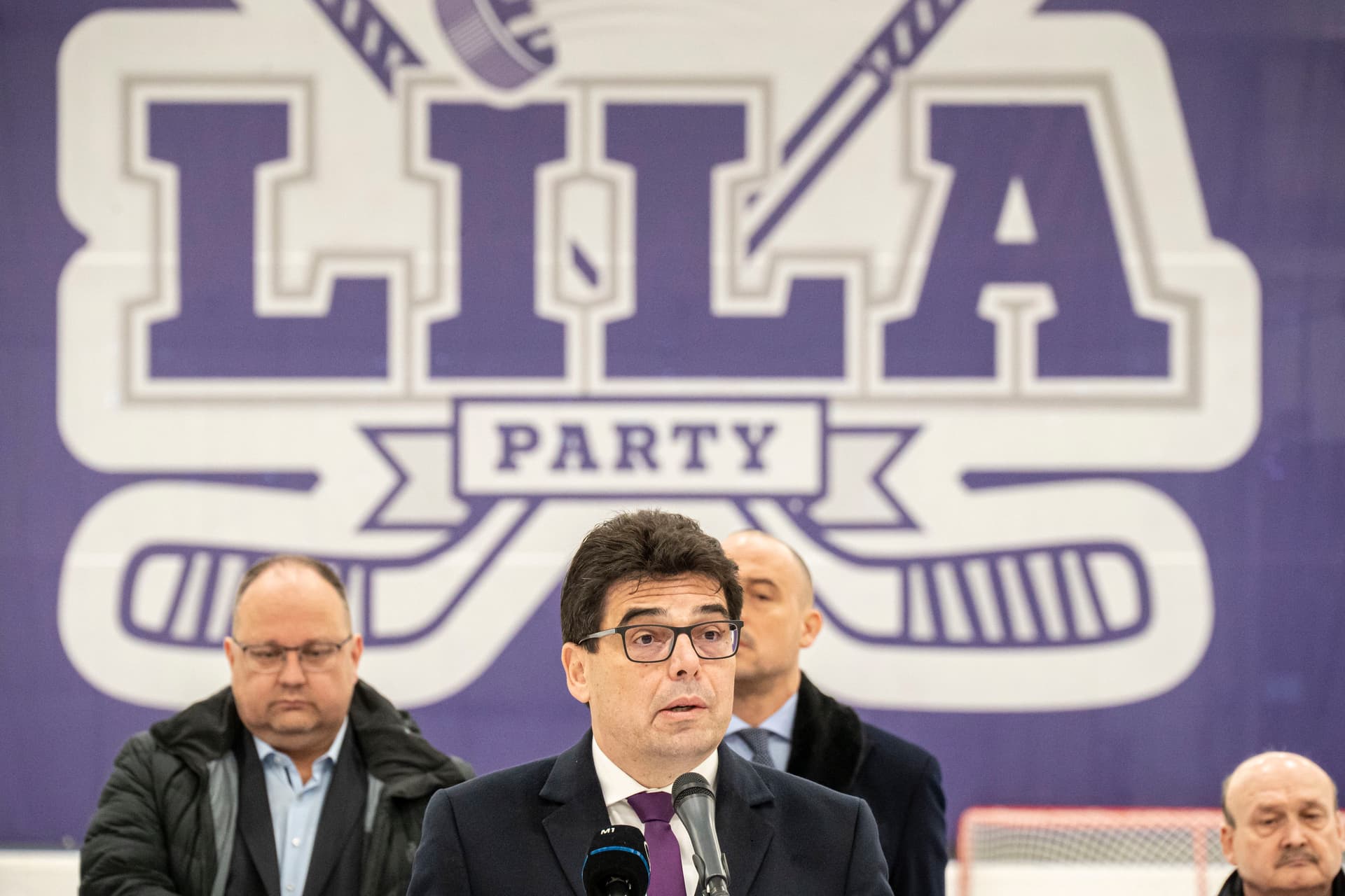 Átadták az UTE jégkorongpályát