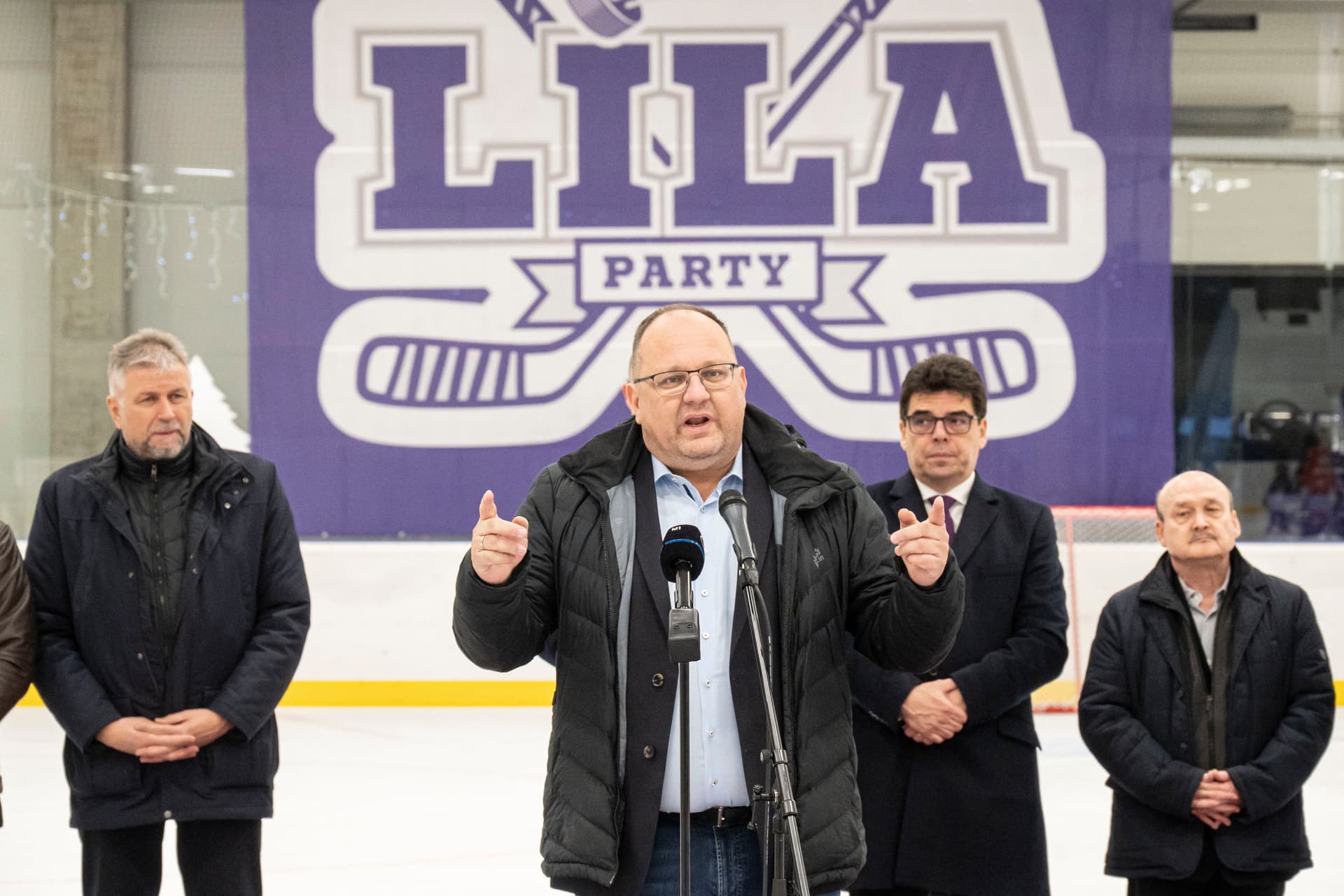 Átadták az UTE jégkorongpályát