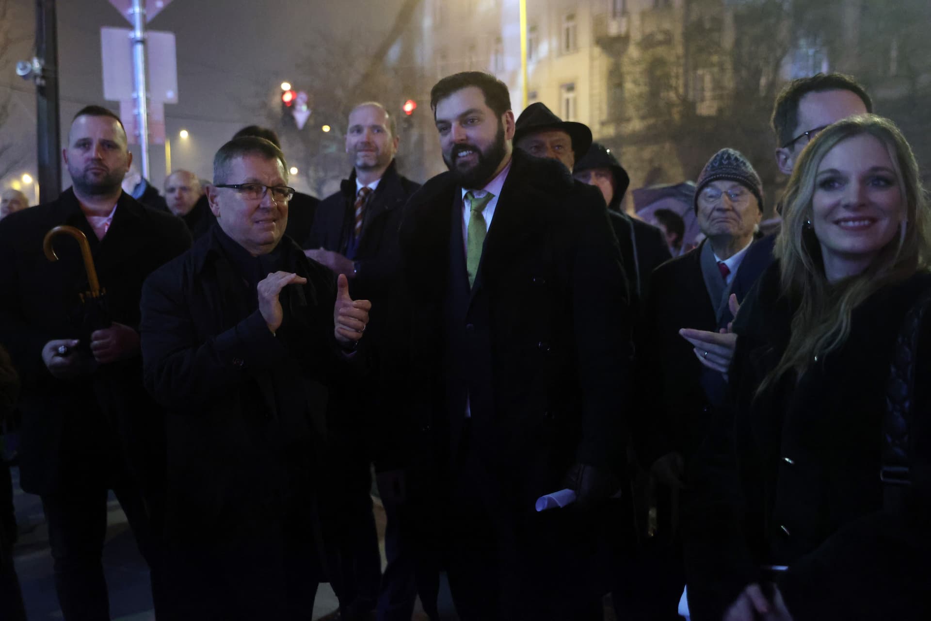 Arany csodaszarvas szobor avatás MNB