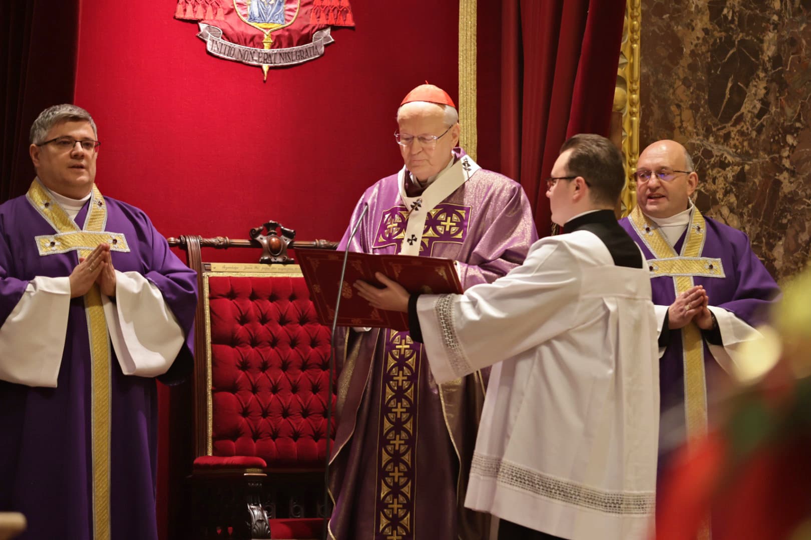 Gyászmise XVI. Benedek emeritus pápáért